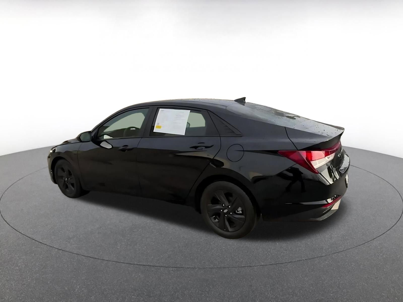 Thumbnail: 2021 Hyundai Elantra - 10