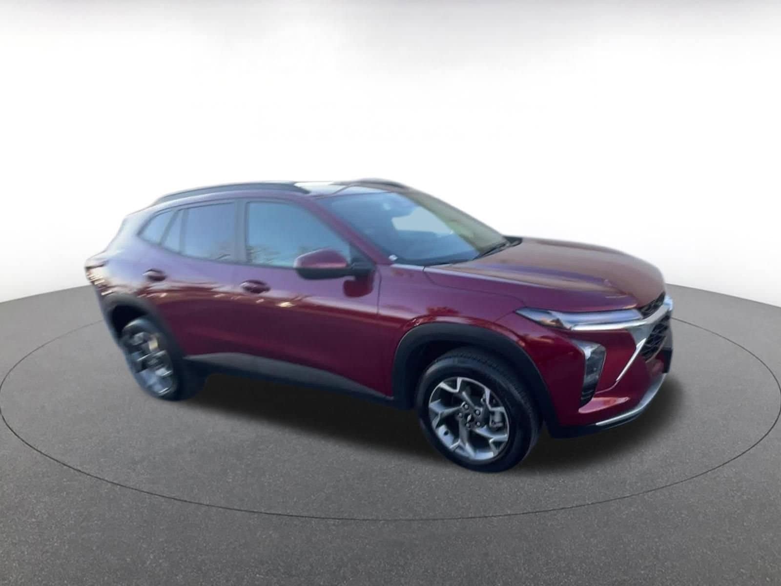 Thumbnail: 2025 Chevrolet Trax - 2