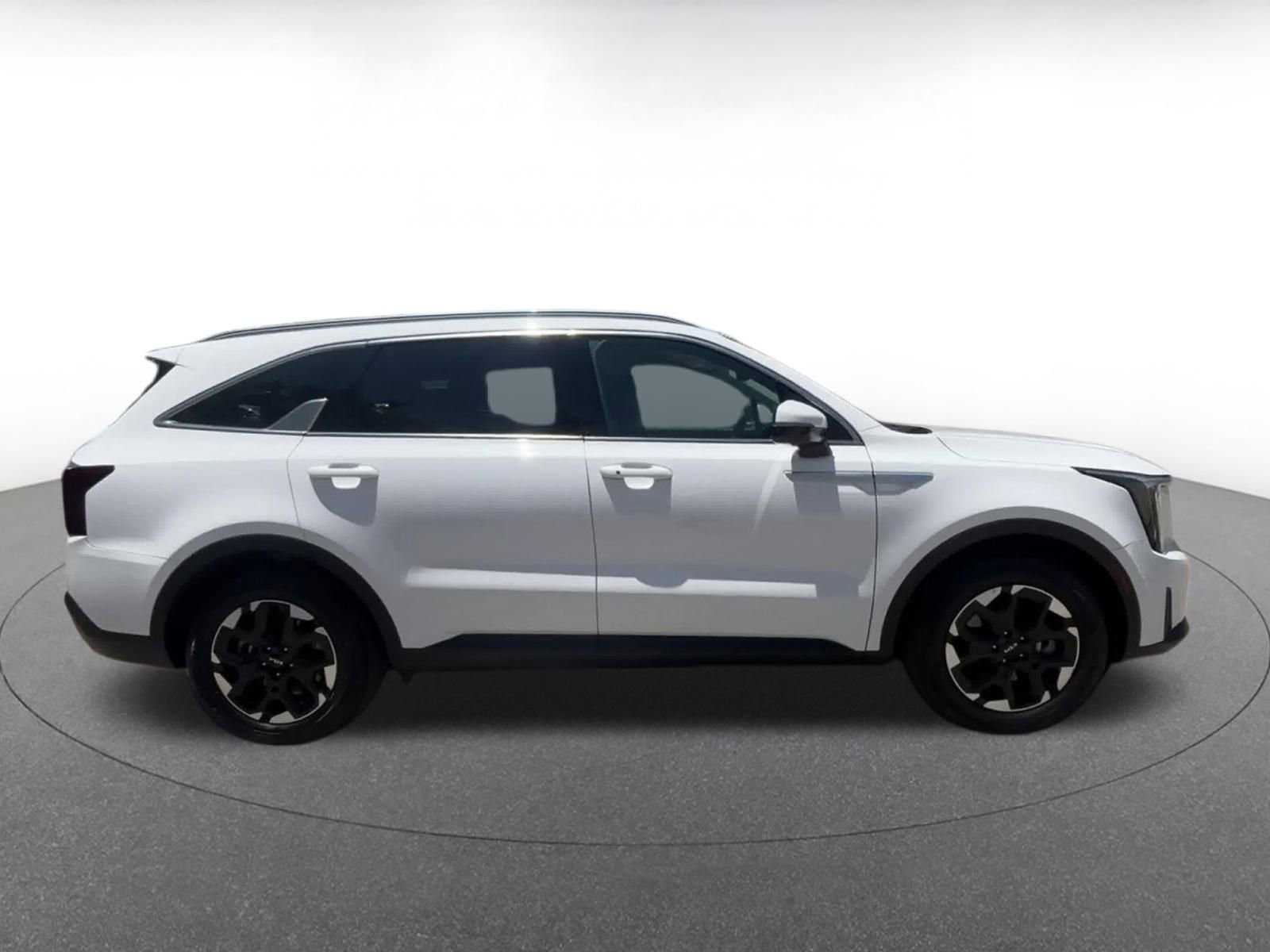 Thumbnail: 2024 Kia Sorento - 16