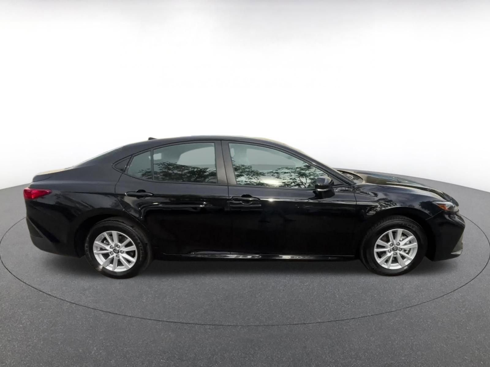 Thumbnail: 2025 Toyota Camry - 16