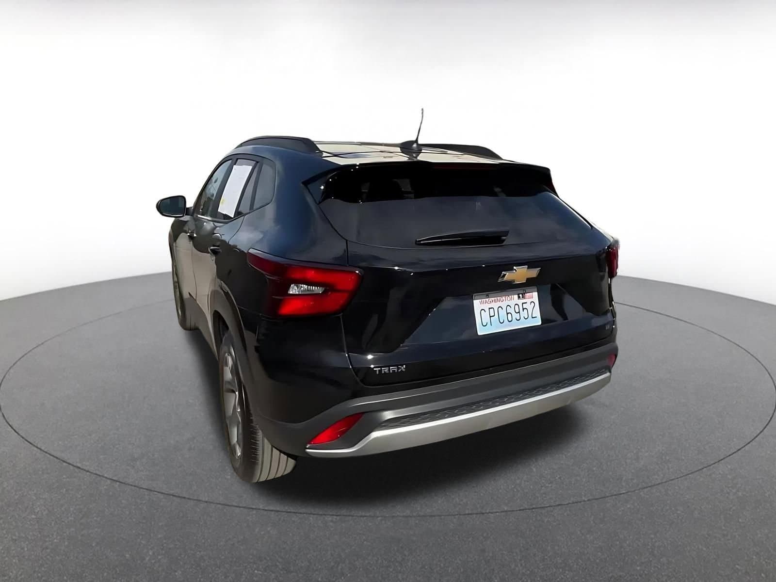 Thumbnail: 2025 Chevrolet Trax - 11