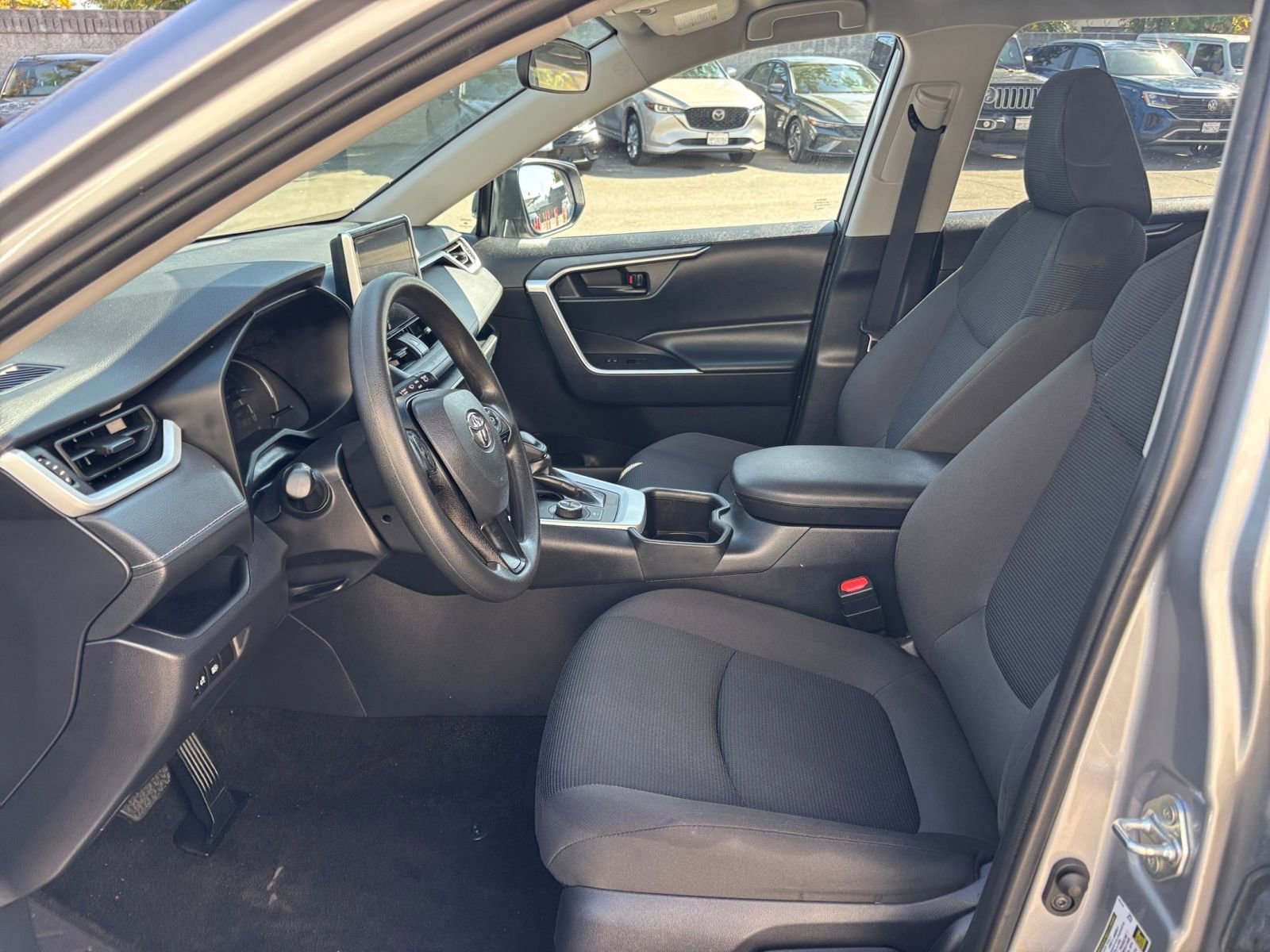 Thumbnail: 2025 Toyota RAV4 - 27