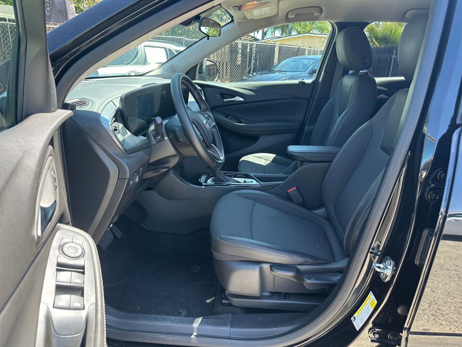 Thumbnail: 2025 Buick Encore GX - 25