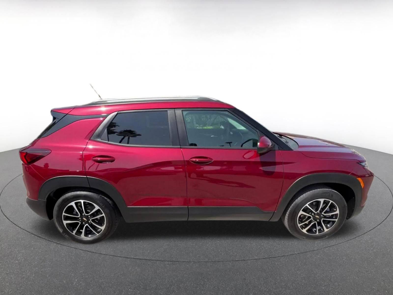 Thumbnail: 2025 Chevrolet TrailBlazer - 16