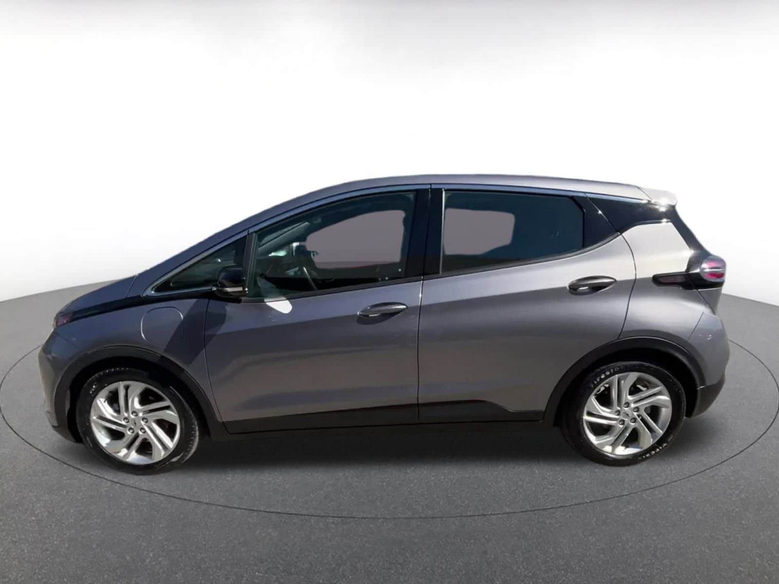 Thumbnail: 2023 Chevrolet Bolt EV - 9