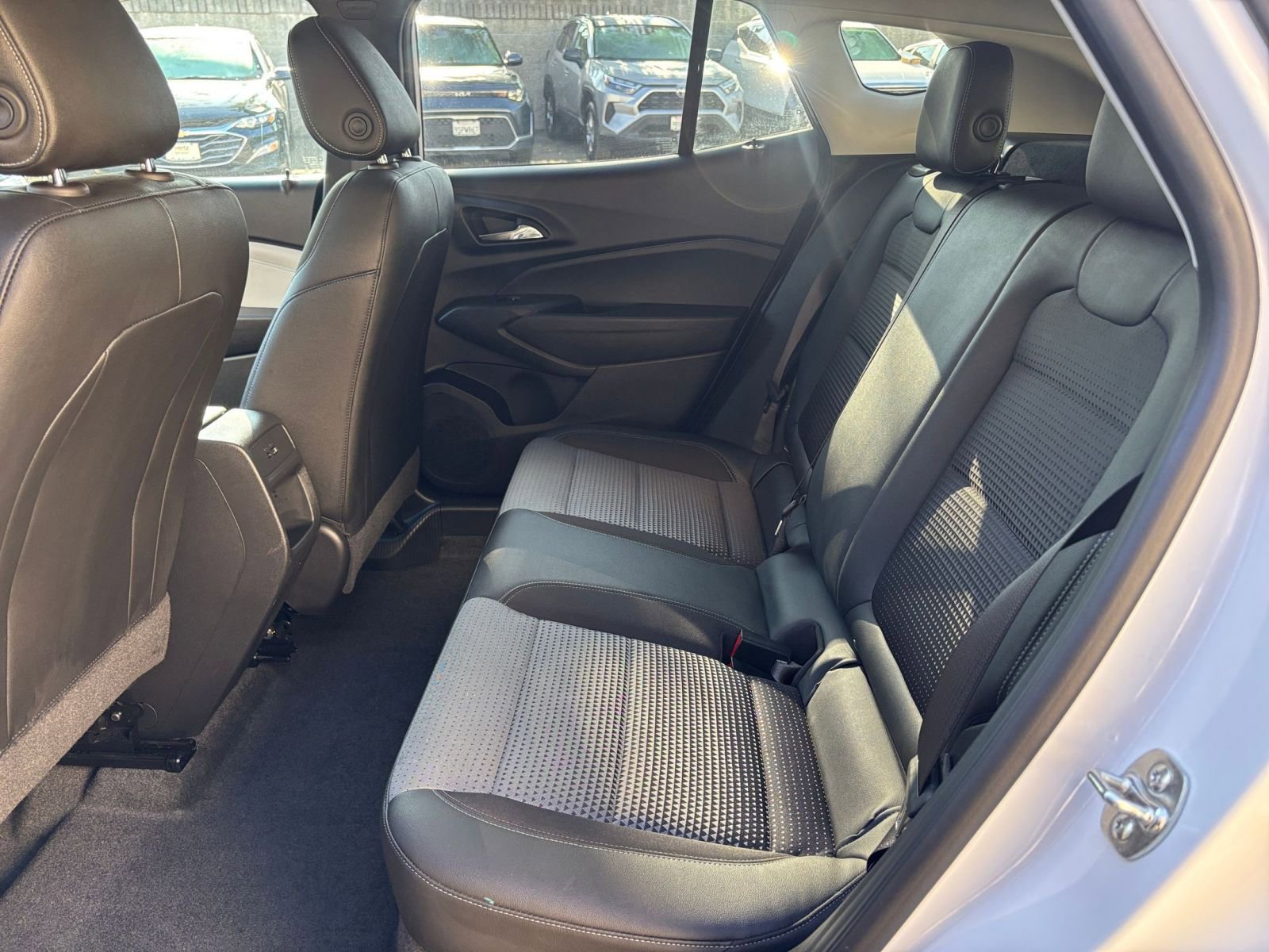 Thumbnail: 2025 Chevrolet Trax - 25