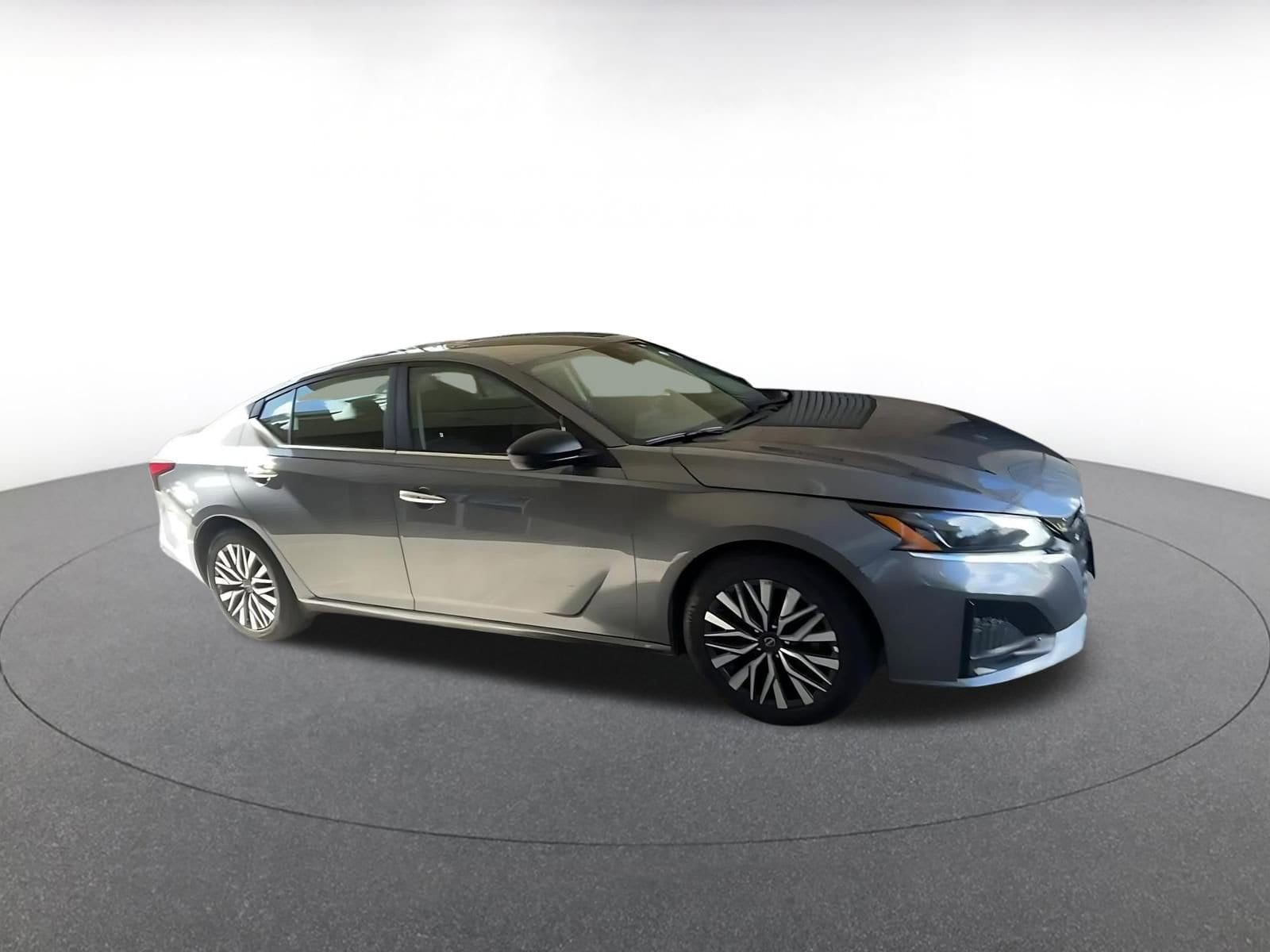 Thumbnail: 2025 Nissan Altima - 2