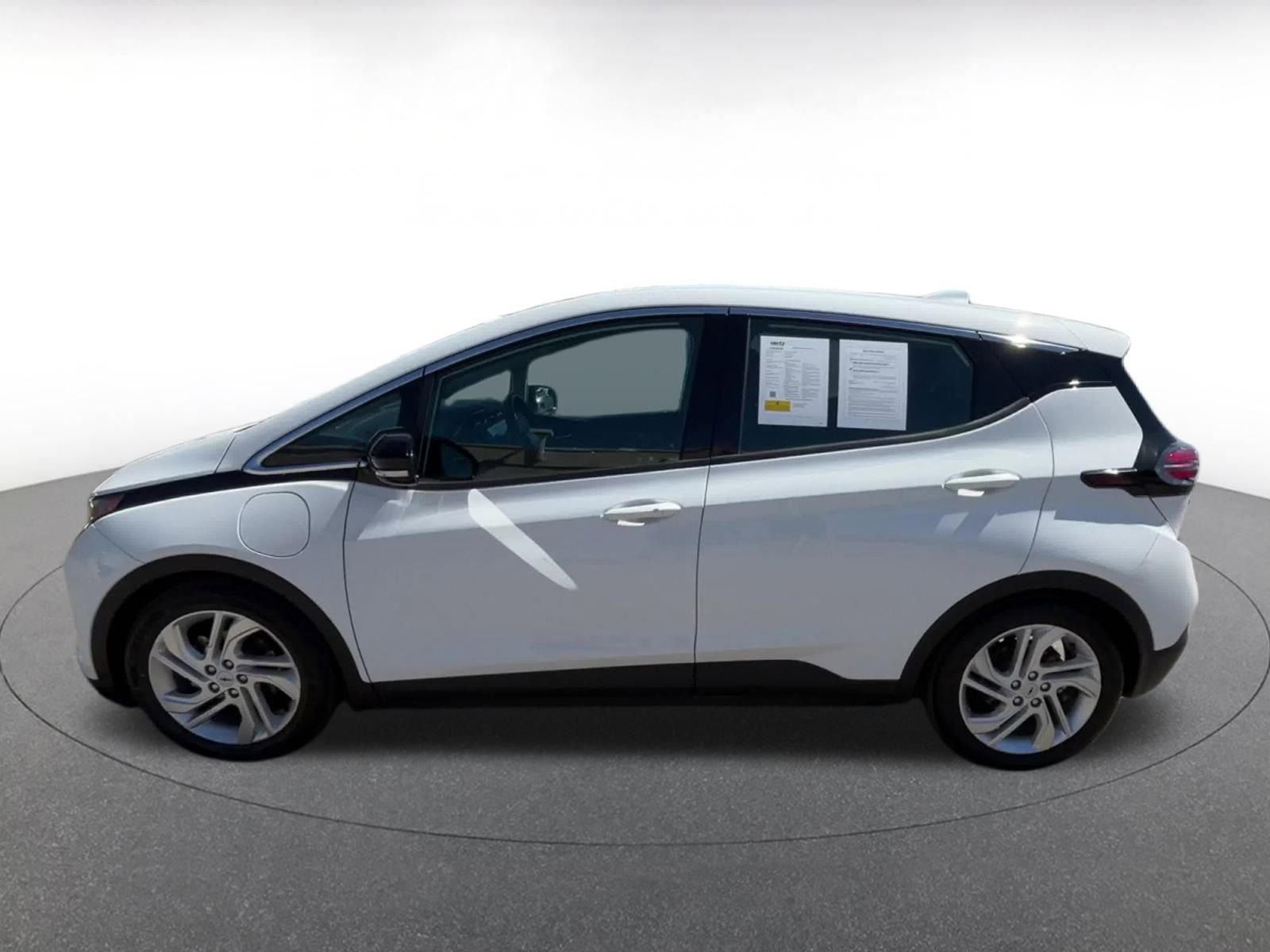 Thumbnail: 2023 Chevrolet Bolt EV - 9