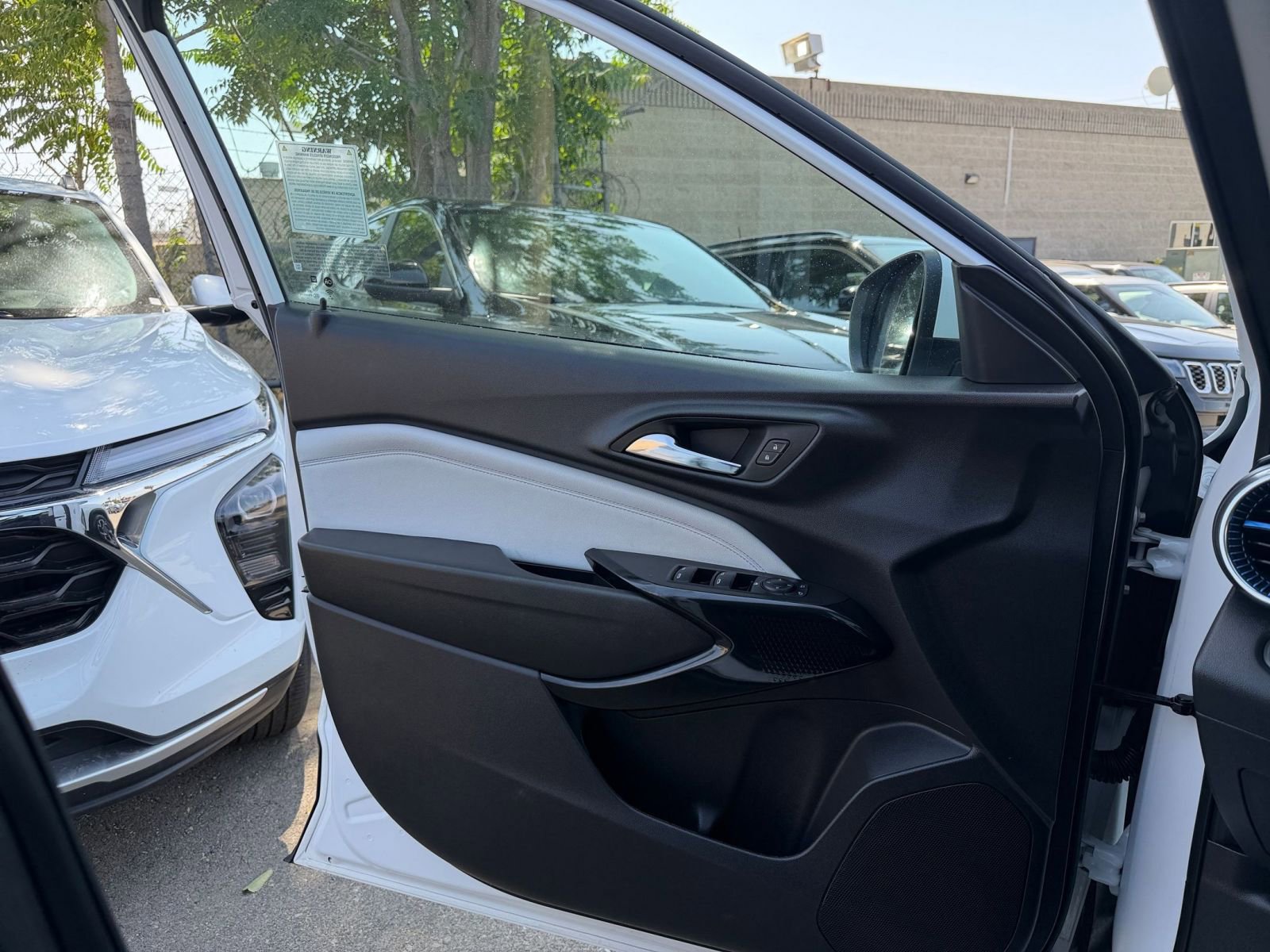Thumbnail: 2025 Chevrolet Trax - 18