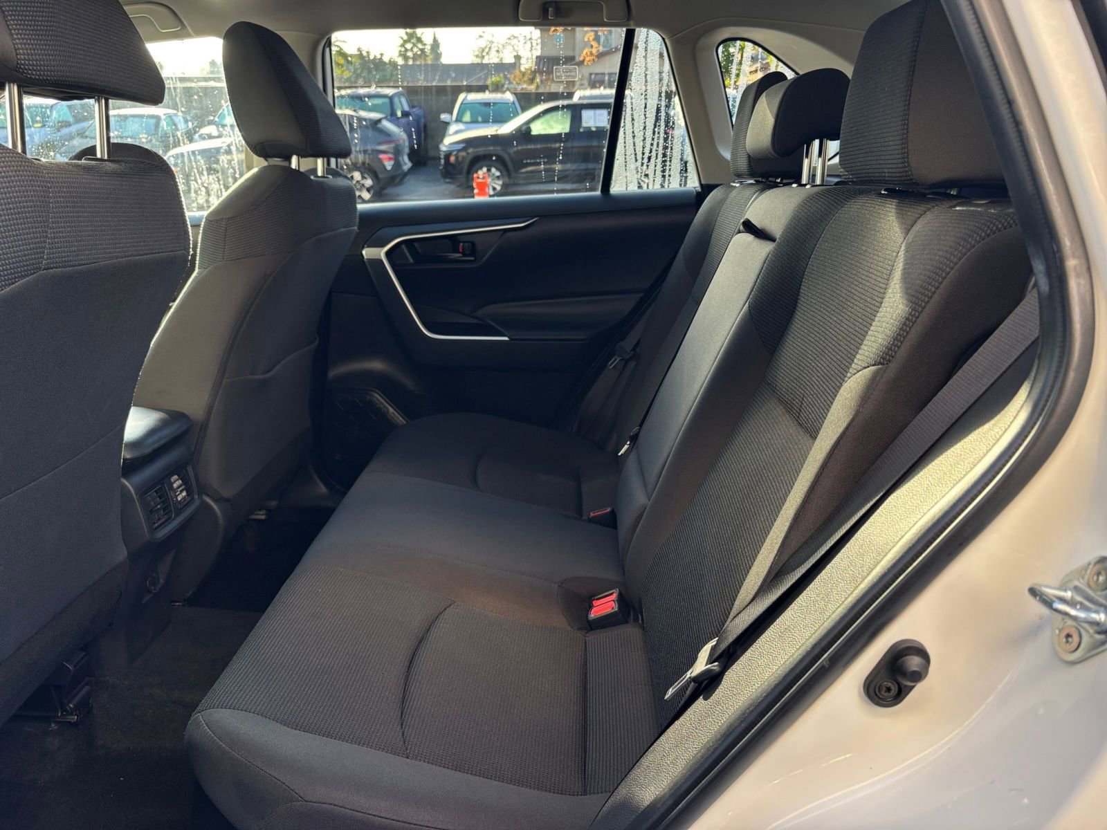 Thumbnail: 2025 Toyota RAV4 - 25