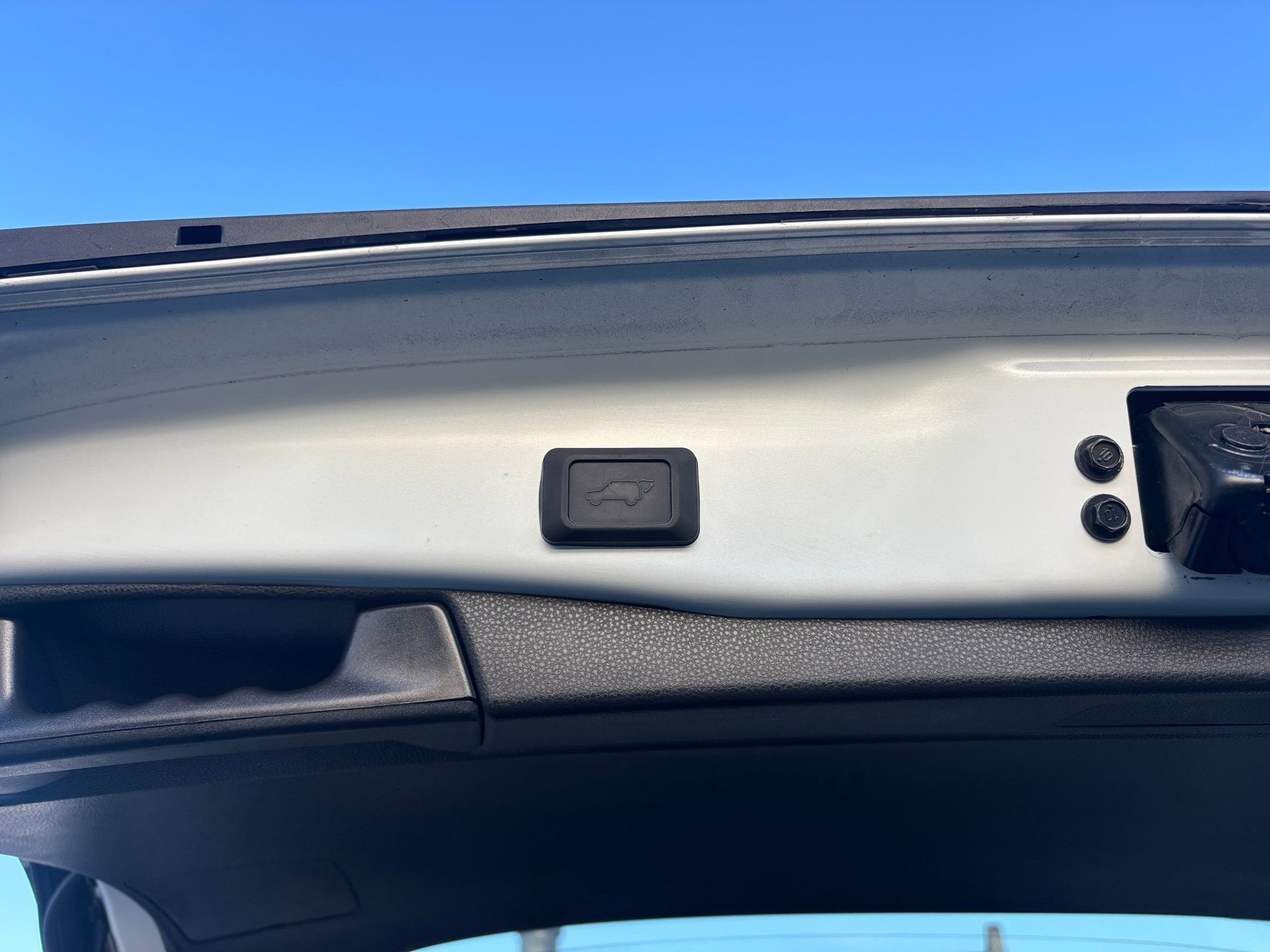 Thumbnail: 2025 Toyota RAV4 - 23