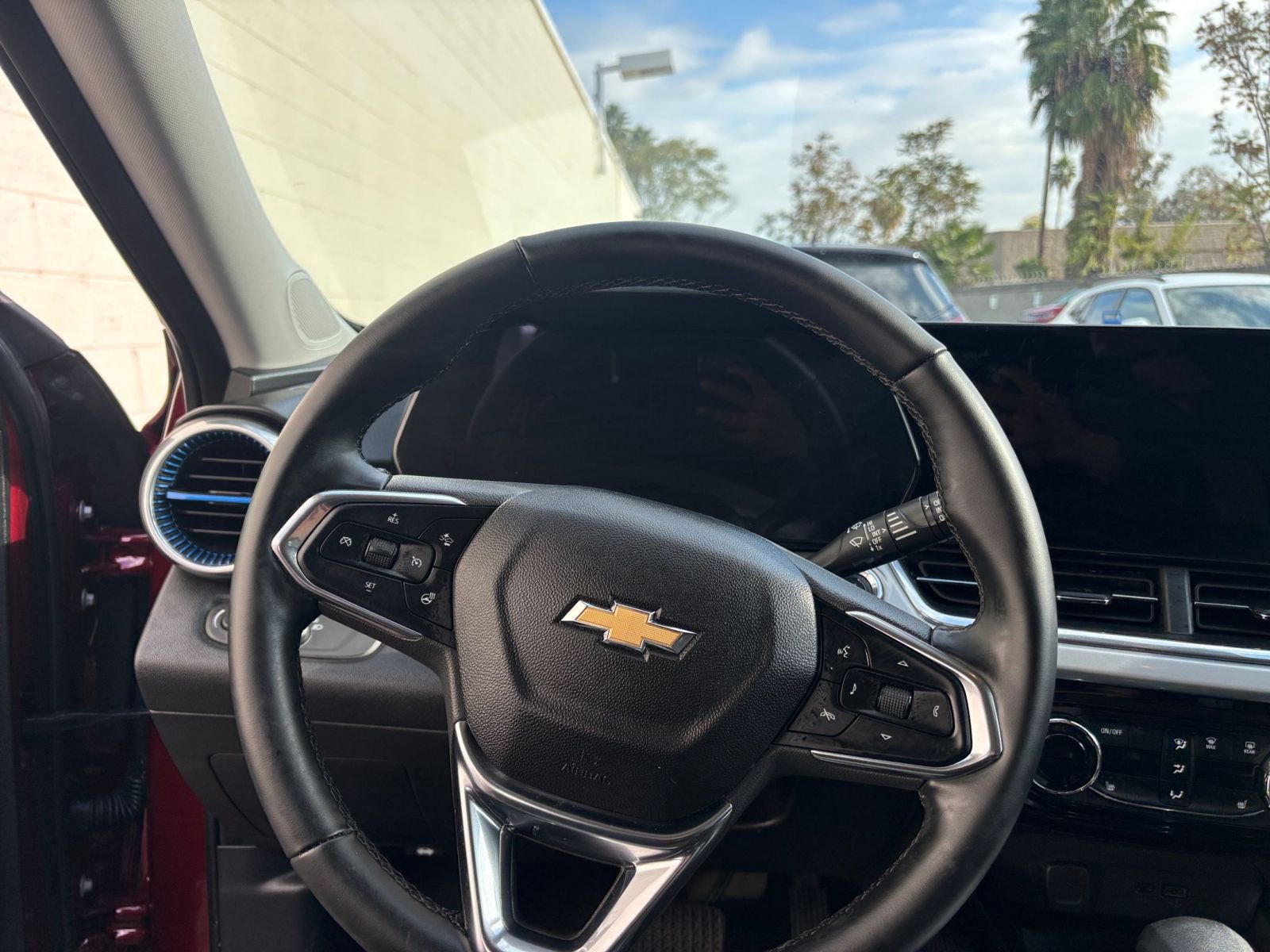 Thumbnail: 2025 Chevrolet Trax - 34