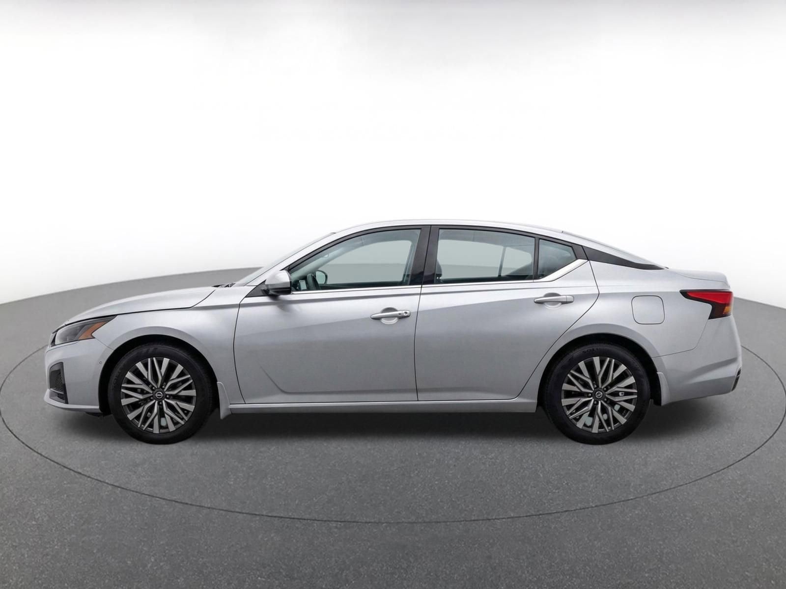 Thumbnail: 2025 Nissan Altima - 4