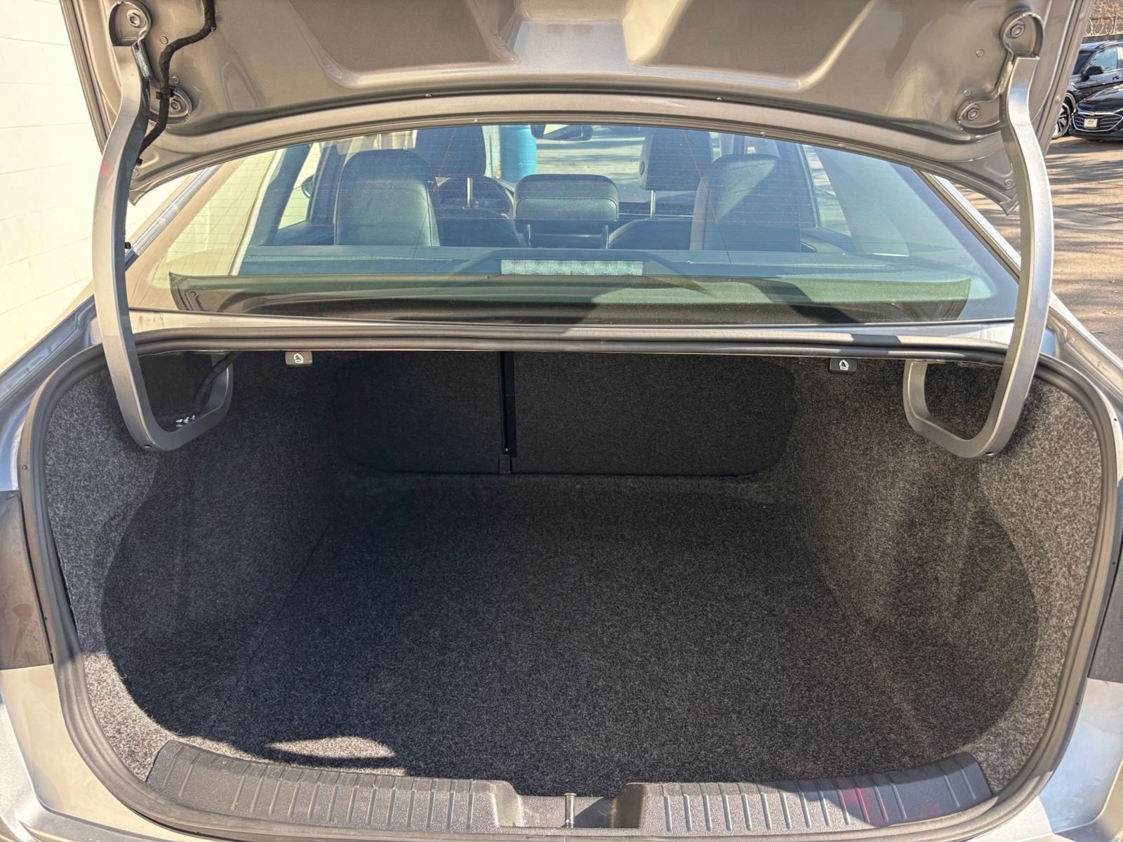 Thumbnail: 2025 Volkswagen Jetta - 31