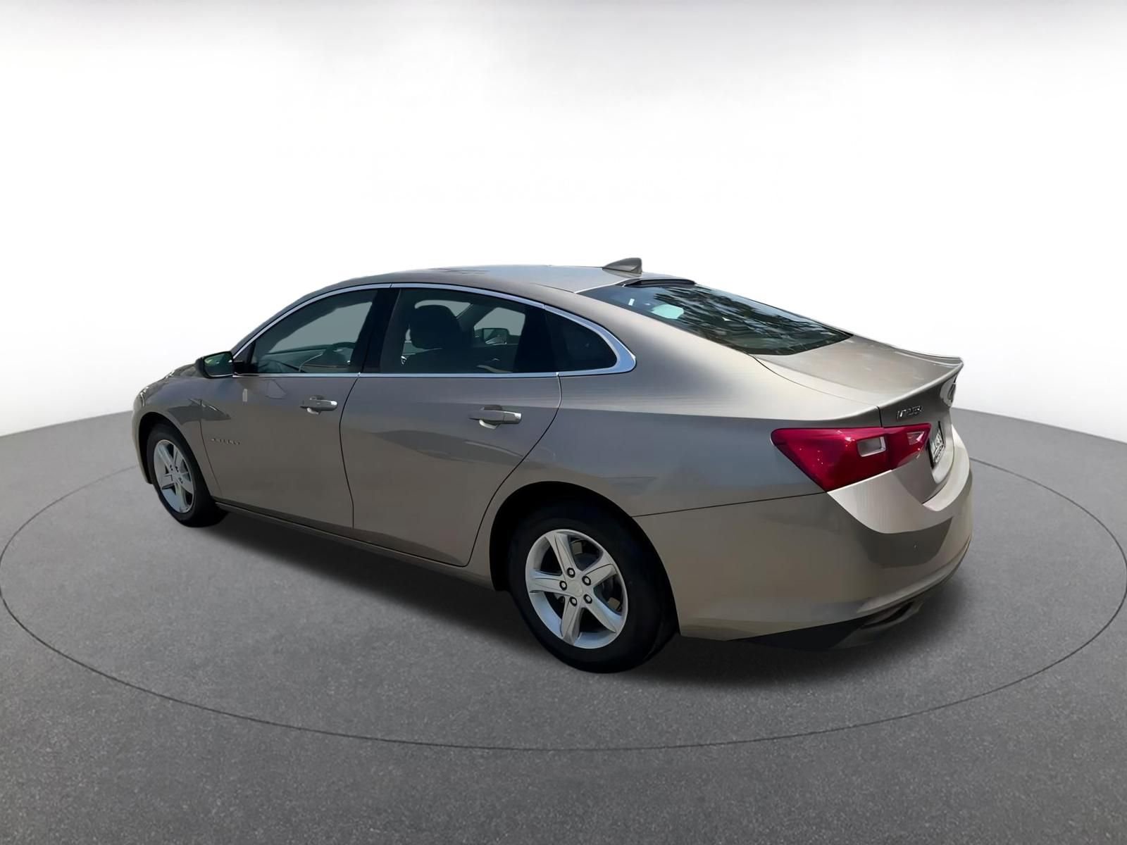 Thumbnail: 2024 Chevrolet Malibu - 10
