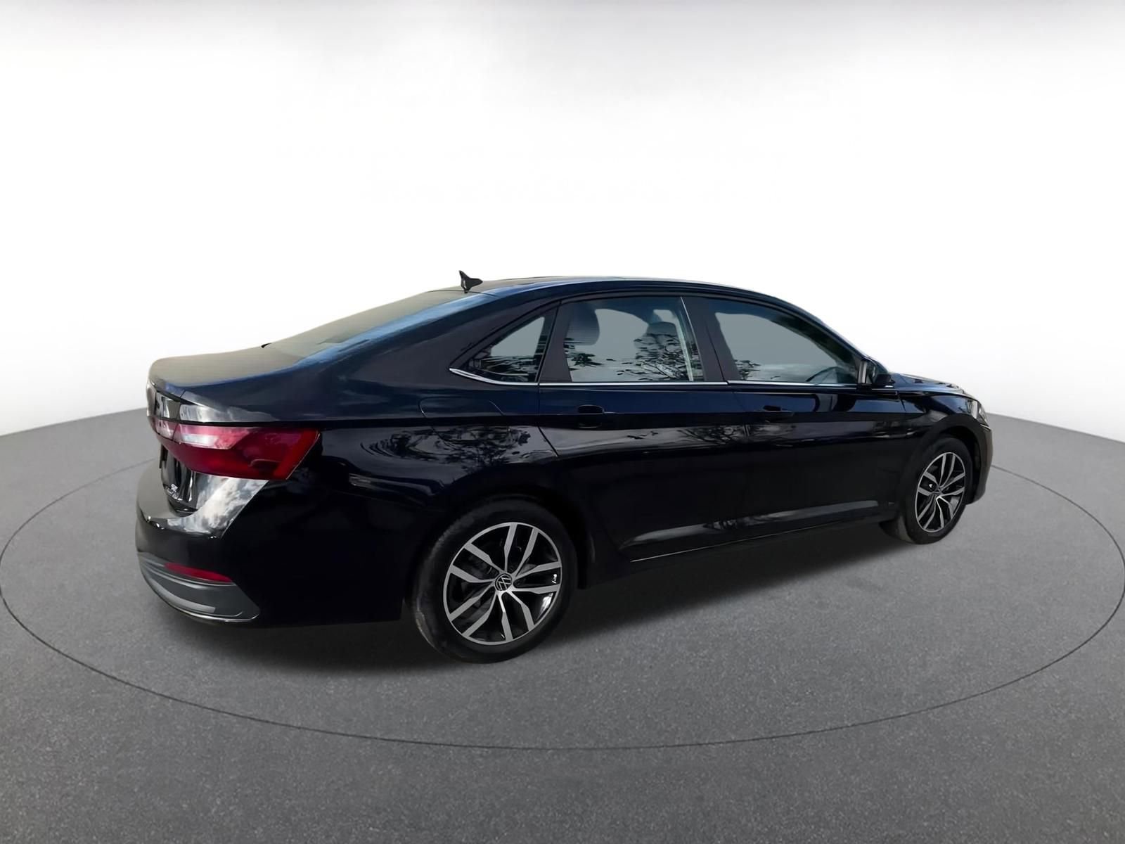 Thumbnail: 2025 Volkswagen Jetta - 15