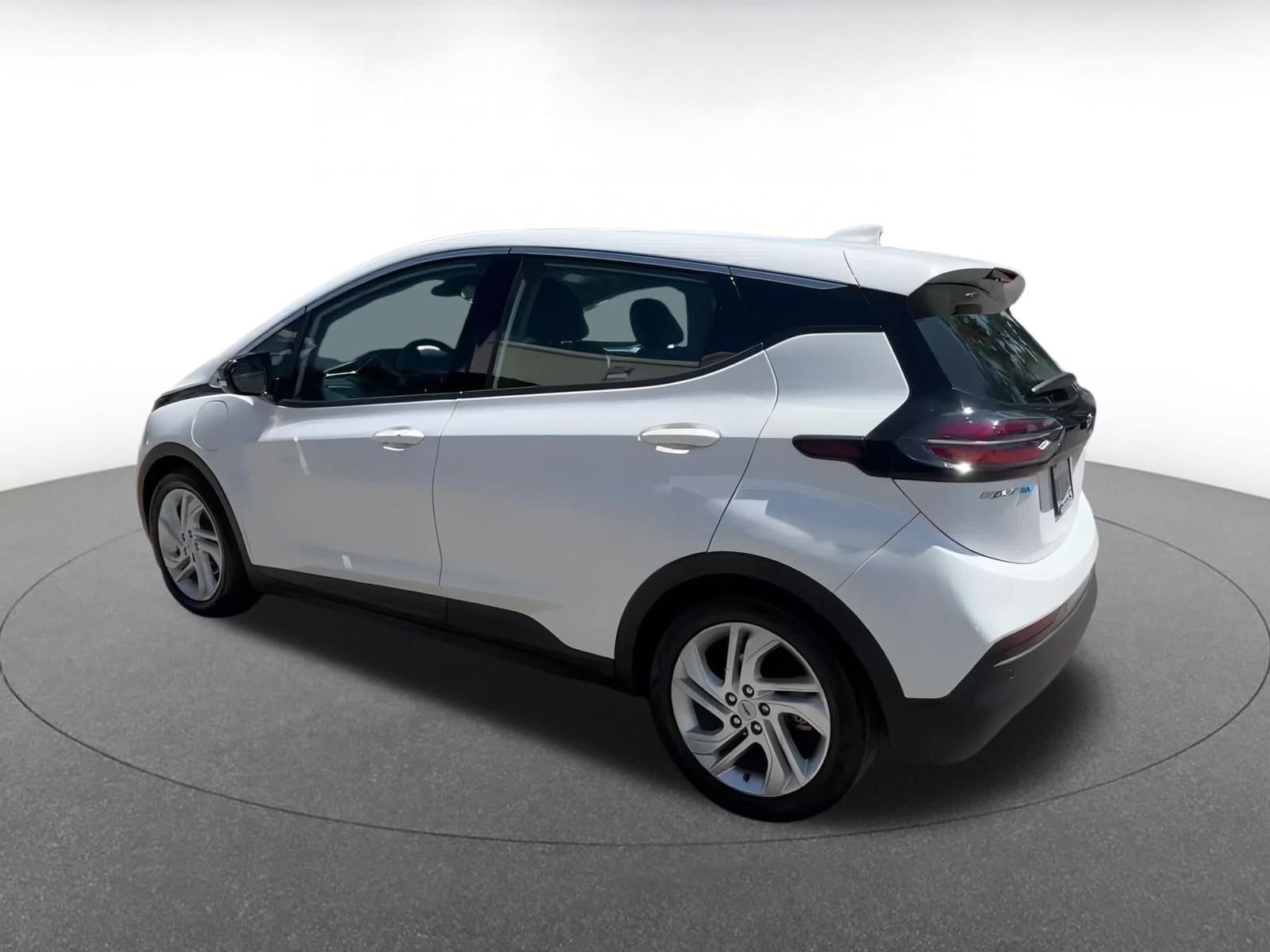 Thumbnail: 2023 Chevrolet Bolt EV - 10