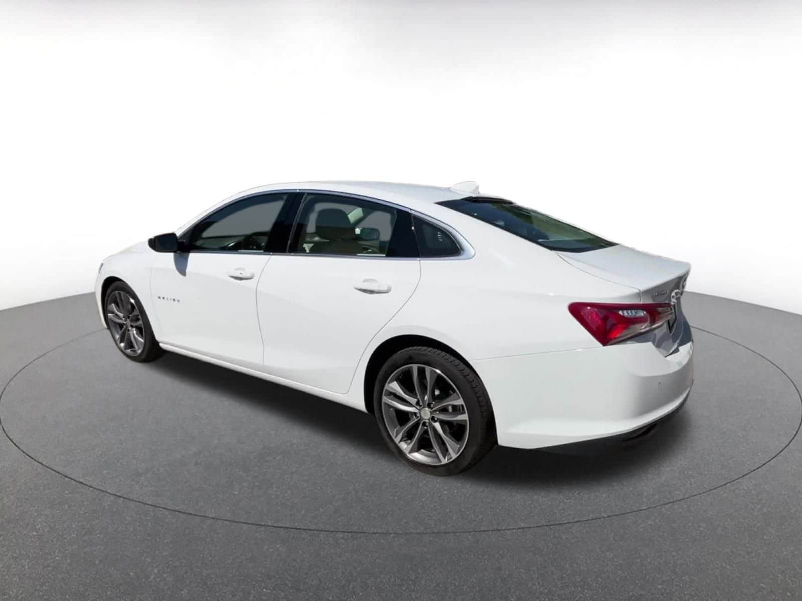 Thumbnail: 2024 Chevrolet Malibu - 10