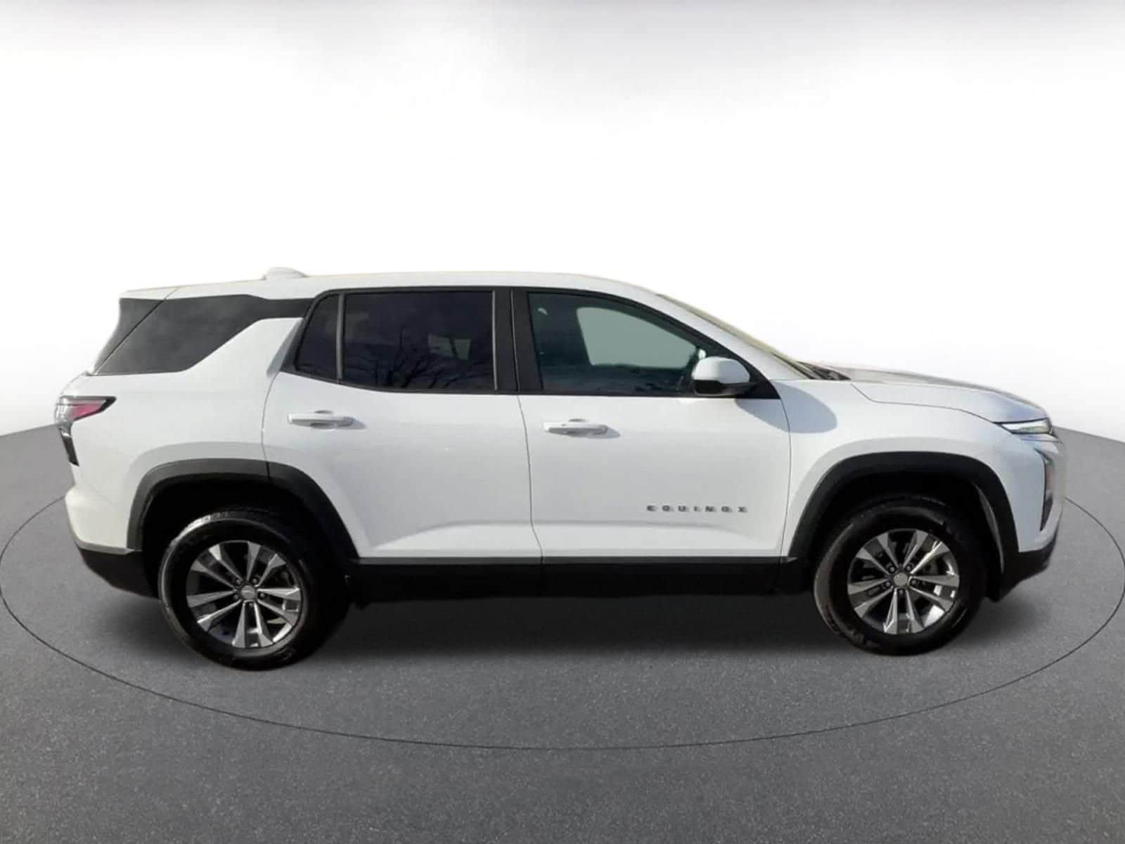 Thumbnail: 2025 Chevrolet Equinox - 16