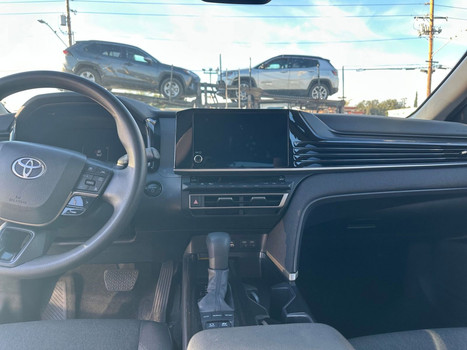 Thumbnail: 2025 Toyota Camry - 32