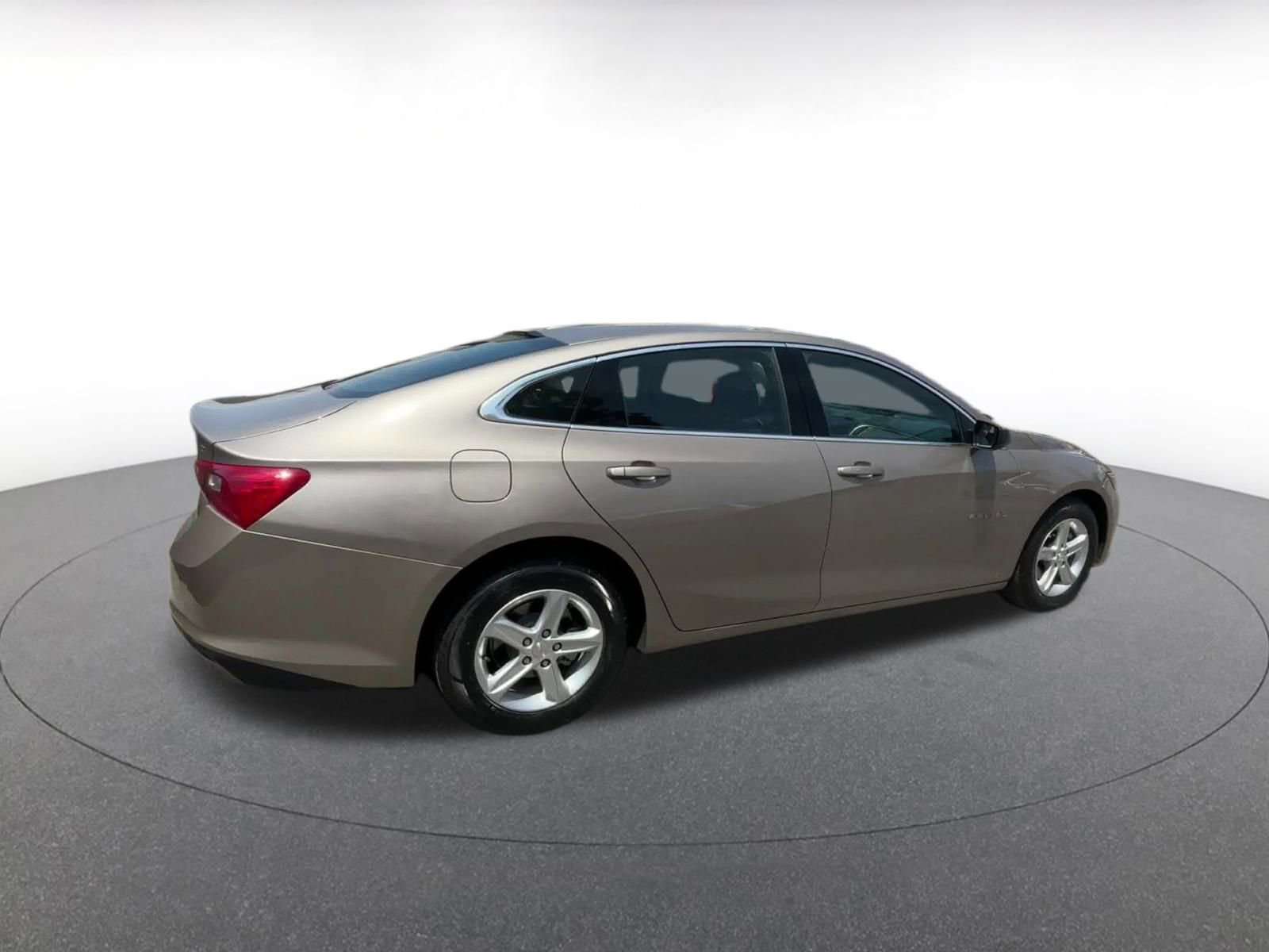 Thumbnail: 2024 Chevrolet Malibu - 15