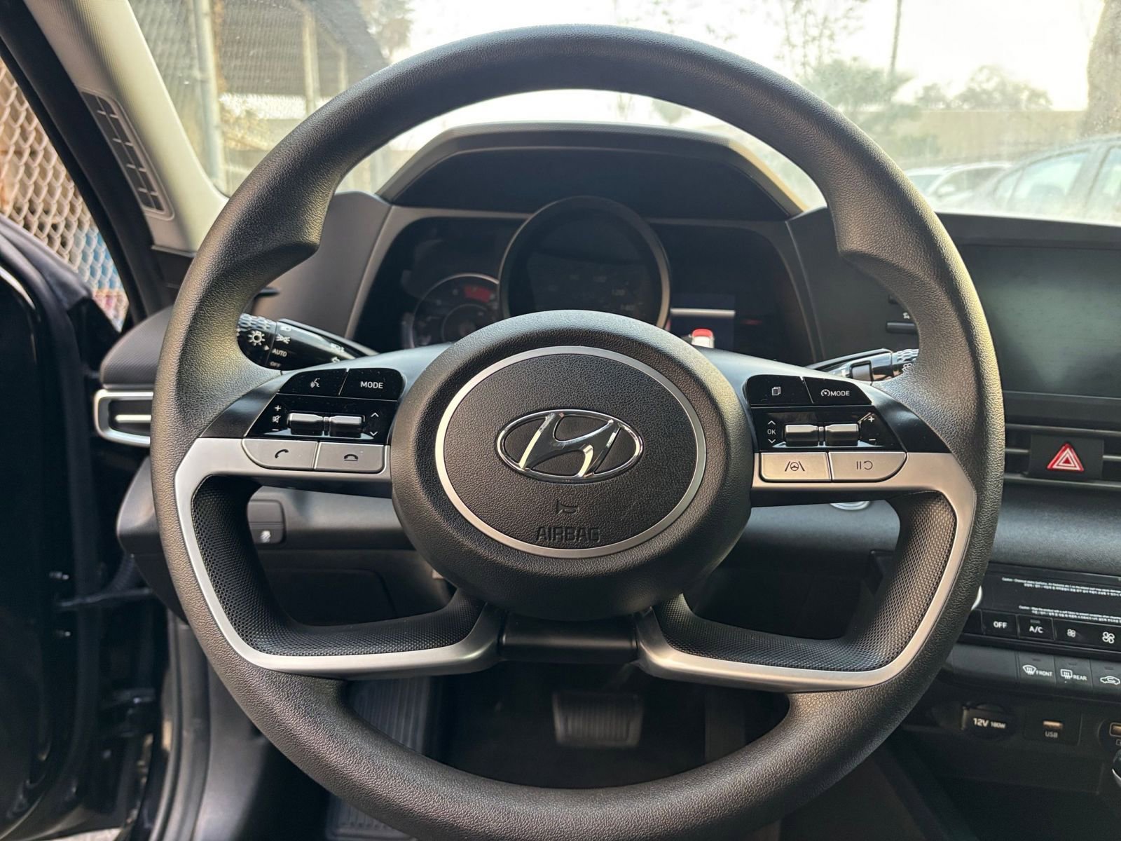 Thumbnail: 2021 Hyundai Elantra - 31