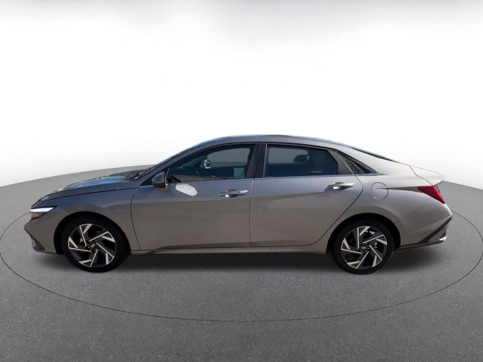 Thumbnail: 2025 Hyundai Elantra - 9