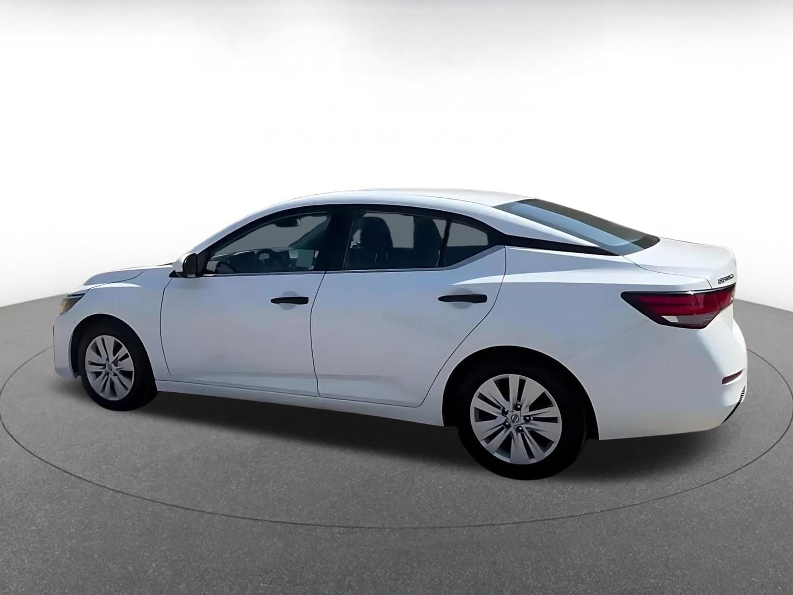 Thumbnail: 2024 Nissan Sentra - 10