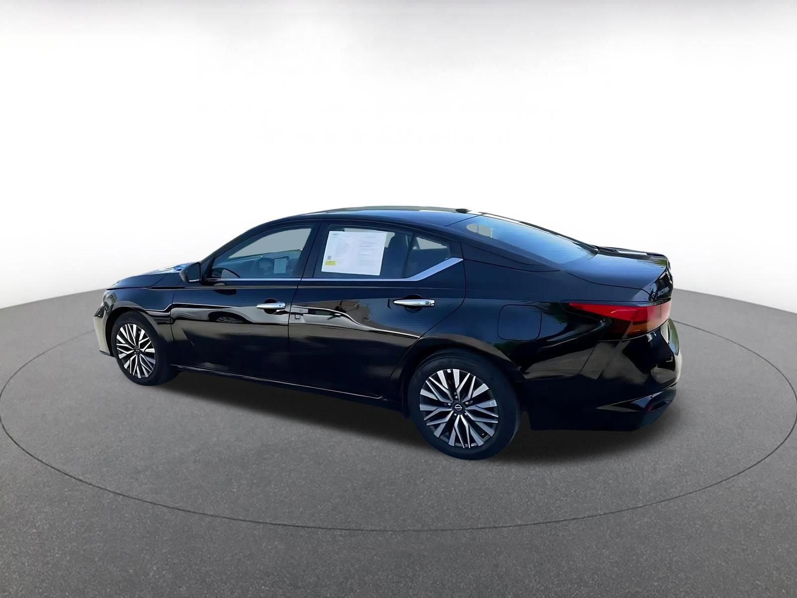 Thumbnail: 2025 Nissan Altima - 10