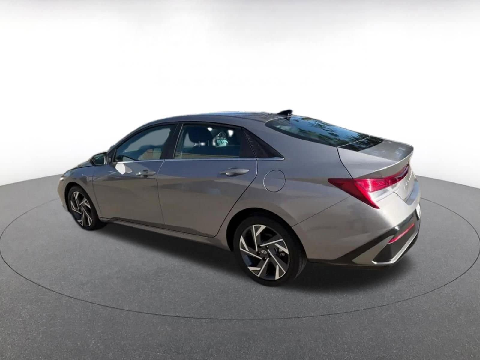 Thumbnail: 2025 Hyundai Elantra - 10