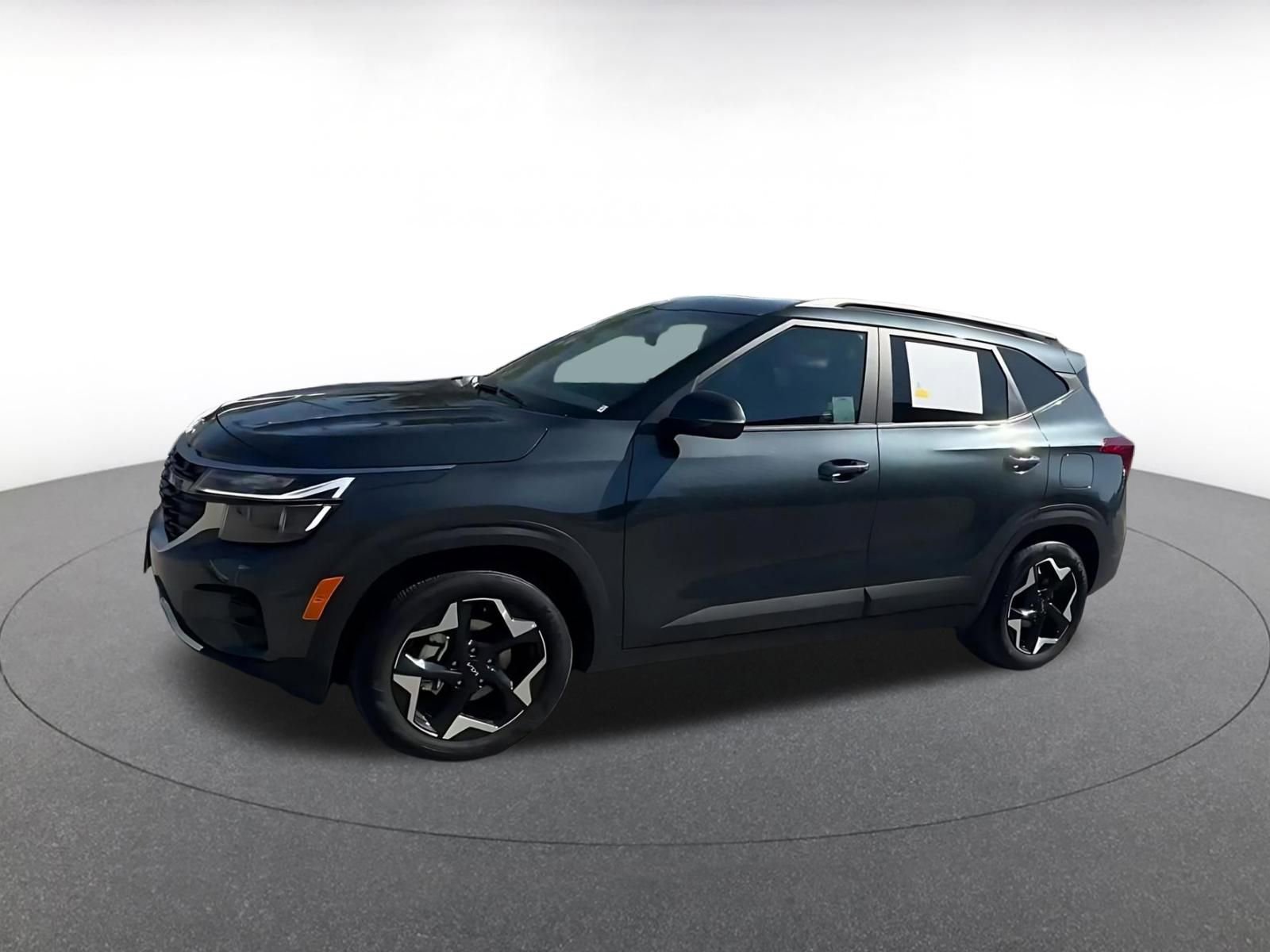 Thumbnail: 2025 Kia Seltos - 8