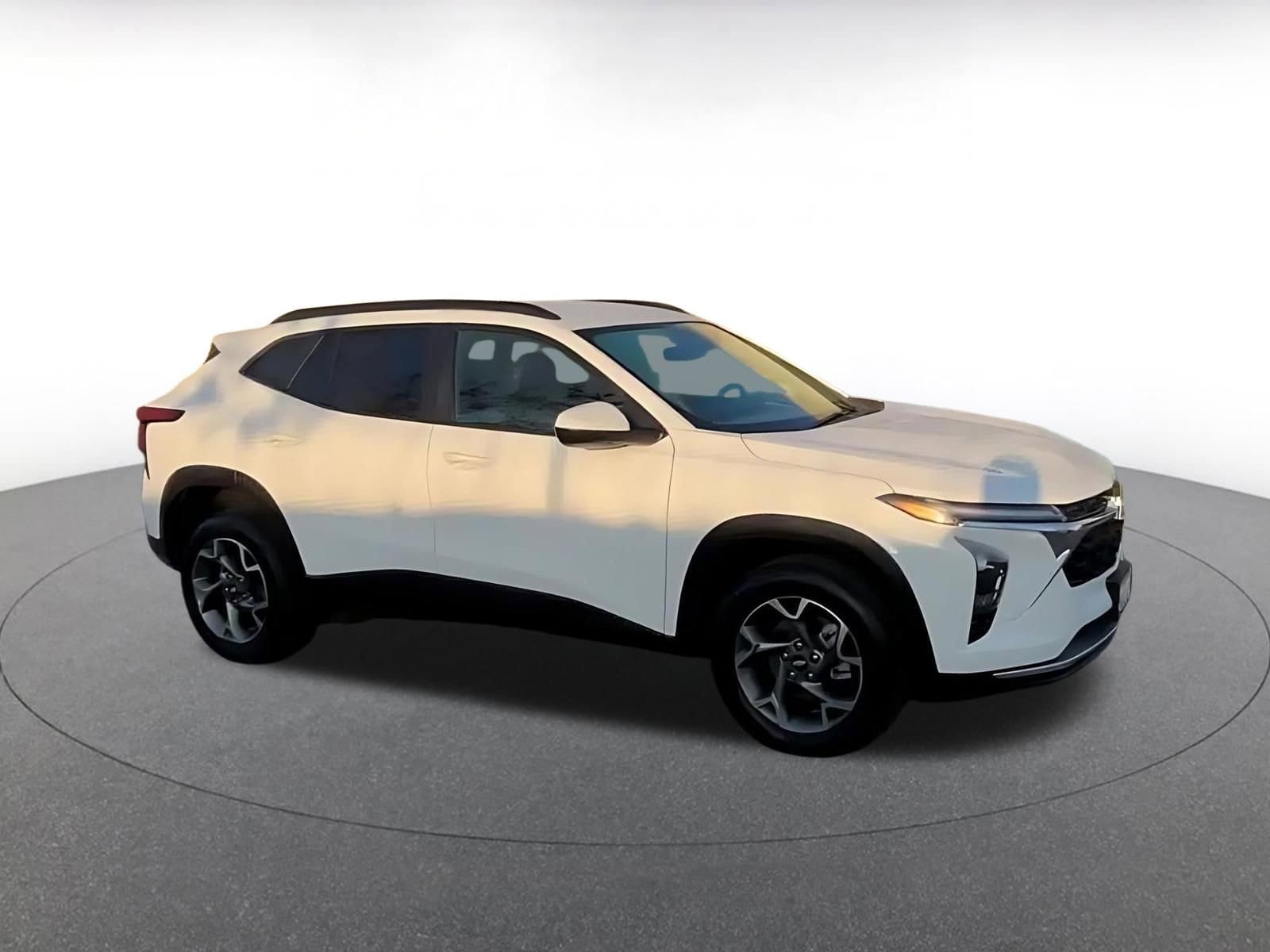 Thumbnail: 2025 Chevrolet Trax - 2