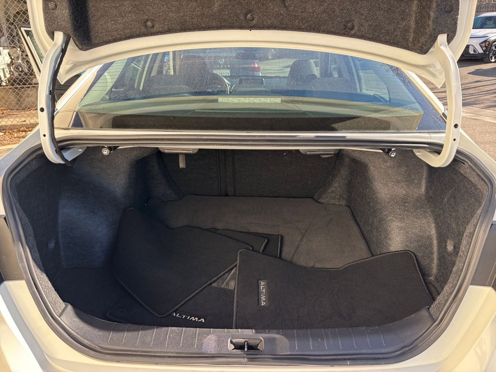 Thumbnail: 2025 Nissan Altima - 31