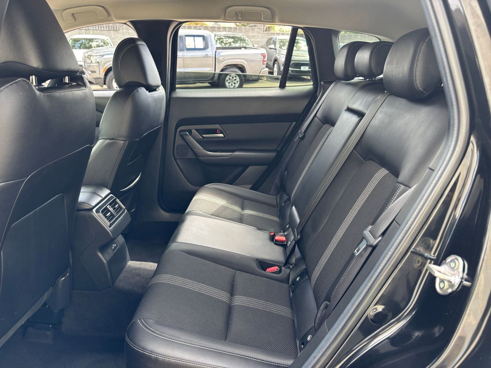 Thumbnail: 2025 Mazda CX-50 - 25