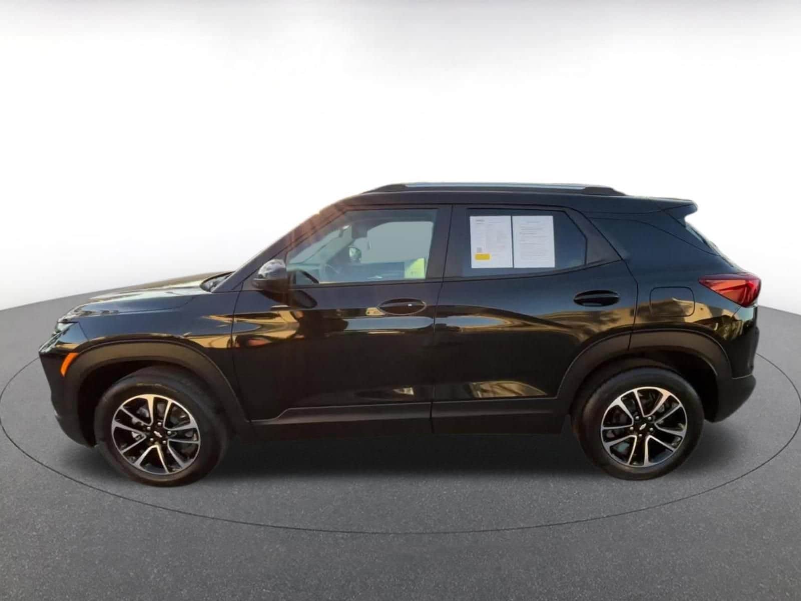 Thumbnail: 2025 Chevrolet TrailBlazer - 9