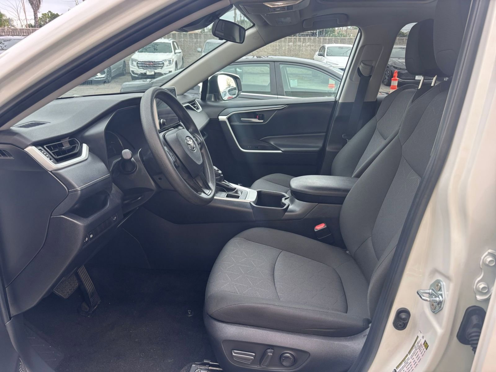 Thumbnail: 2025 Toyota RAV4 - 28