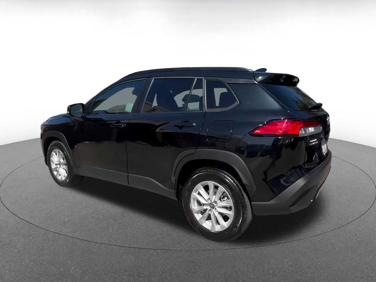 Thumbnail: 2025 Toyota Corolla Cross - 10