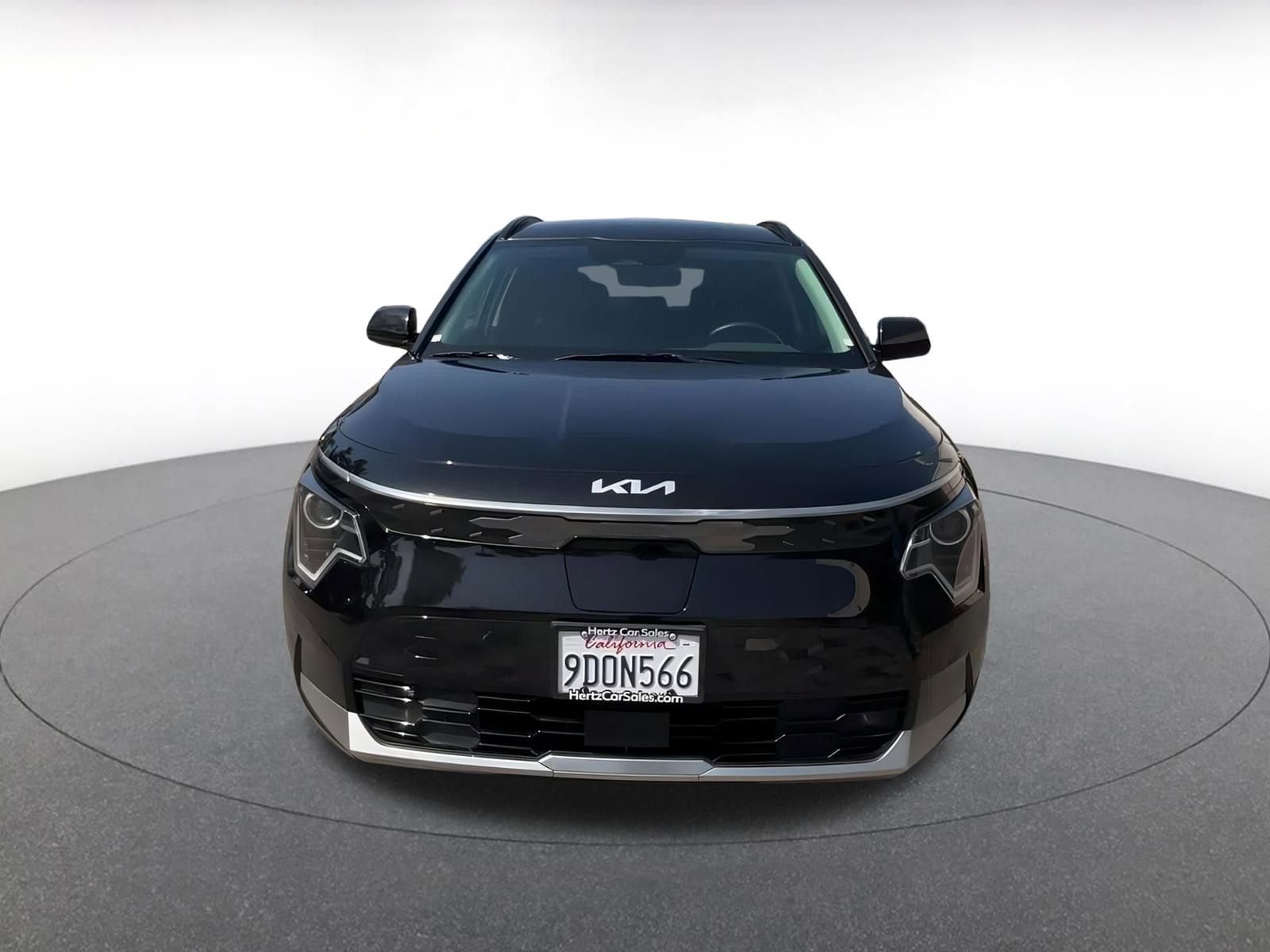 Thumbnail: 2023 Kia Niro - 4