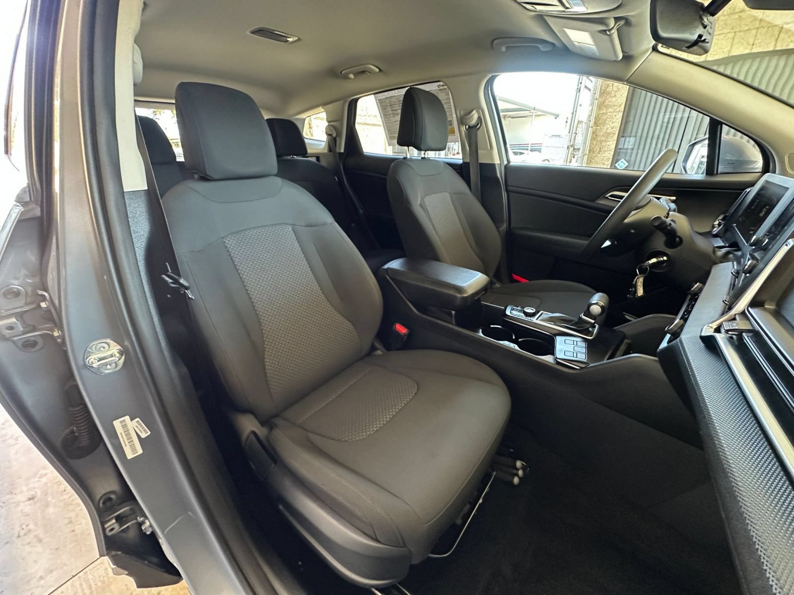 Thumbnail: 2025 Kia Sportage - 35