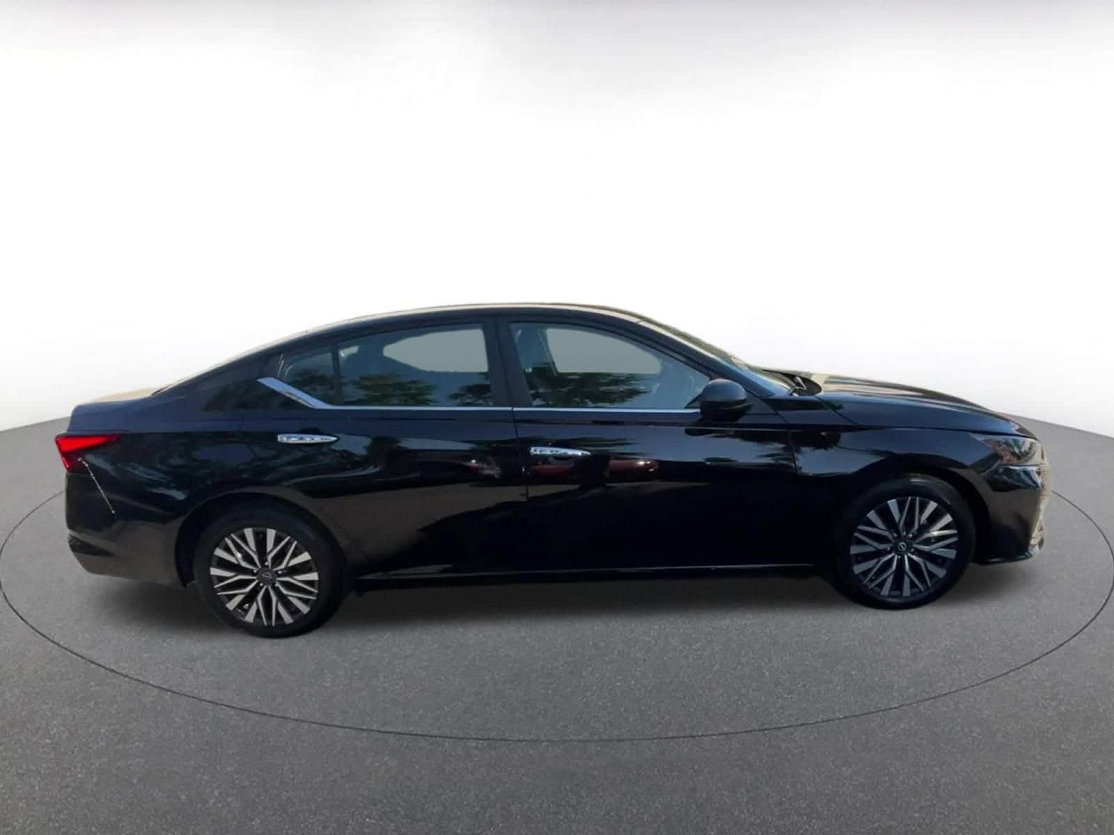 Thumbnail: 2024 Nissan Altima - 16