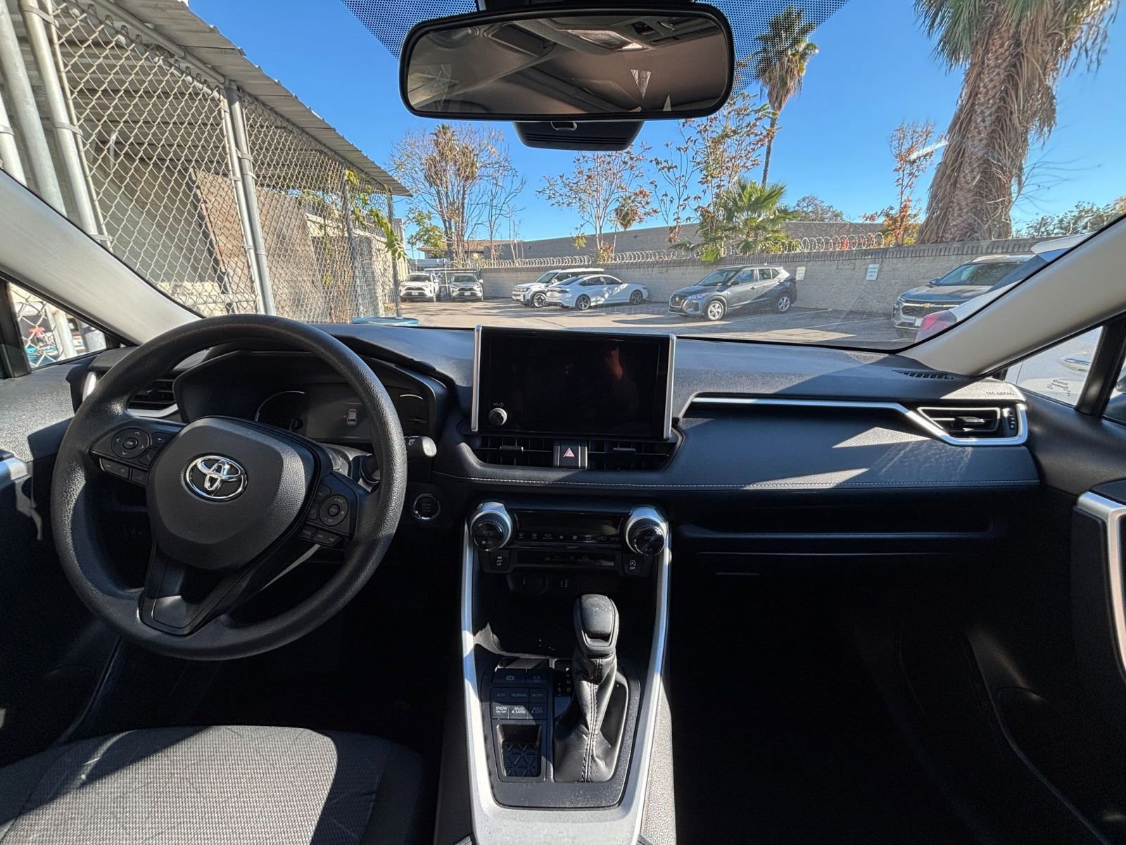 Thumbnail: 2025 Toyota RAV4 - 33