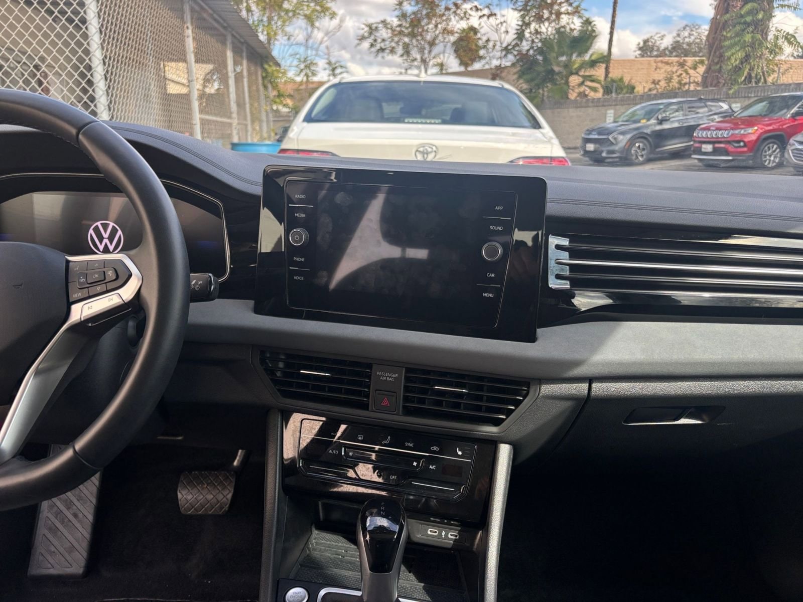 Thumbnail: 2025 Volkswagen Jetta - 18