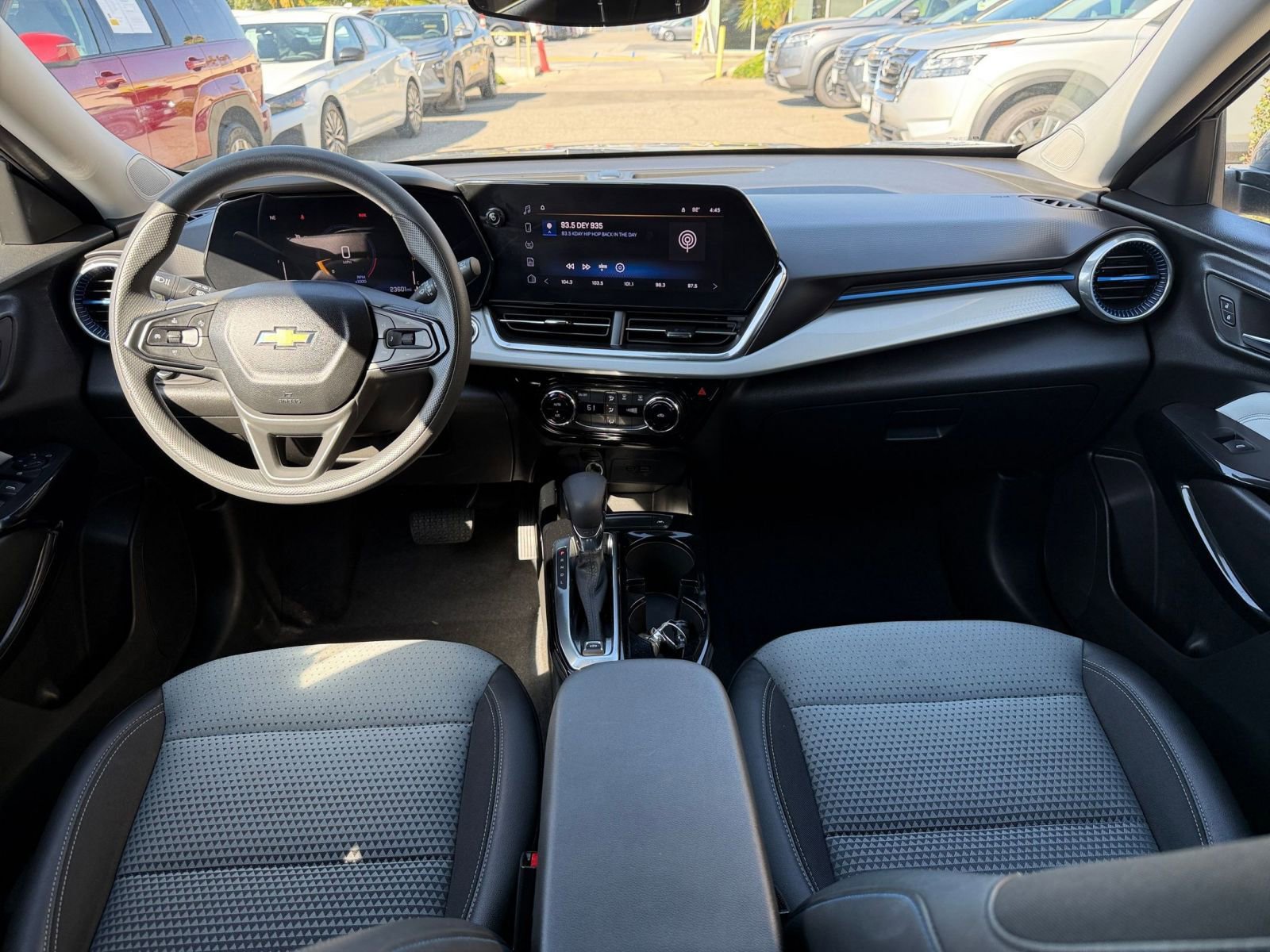 Thumbnail: 2025 Chevrolet Trax - 32