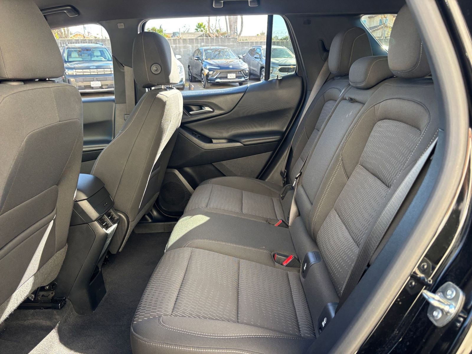 Thumbnail: 2025 Chevrolet Equinox - 25