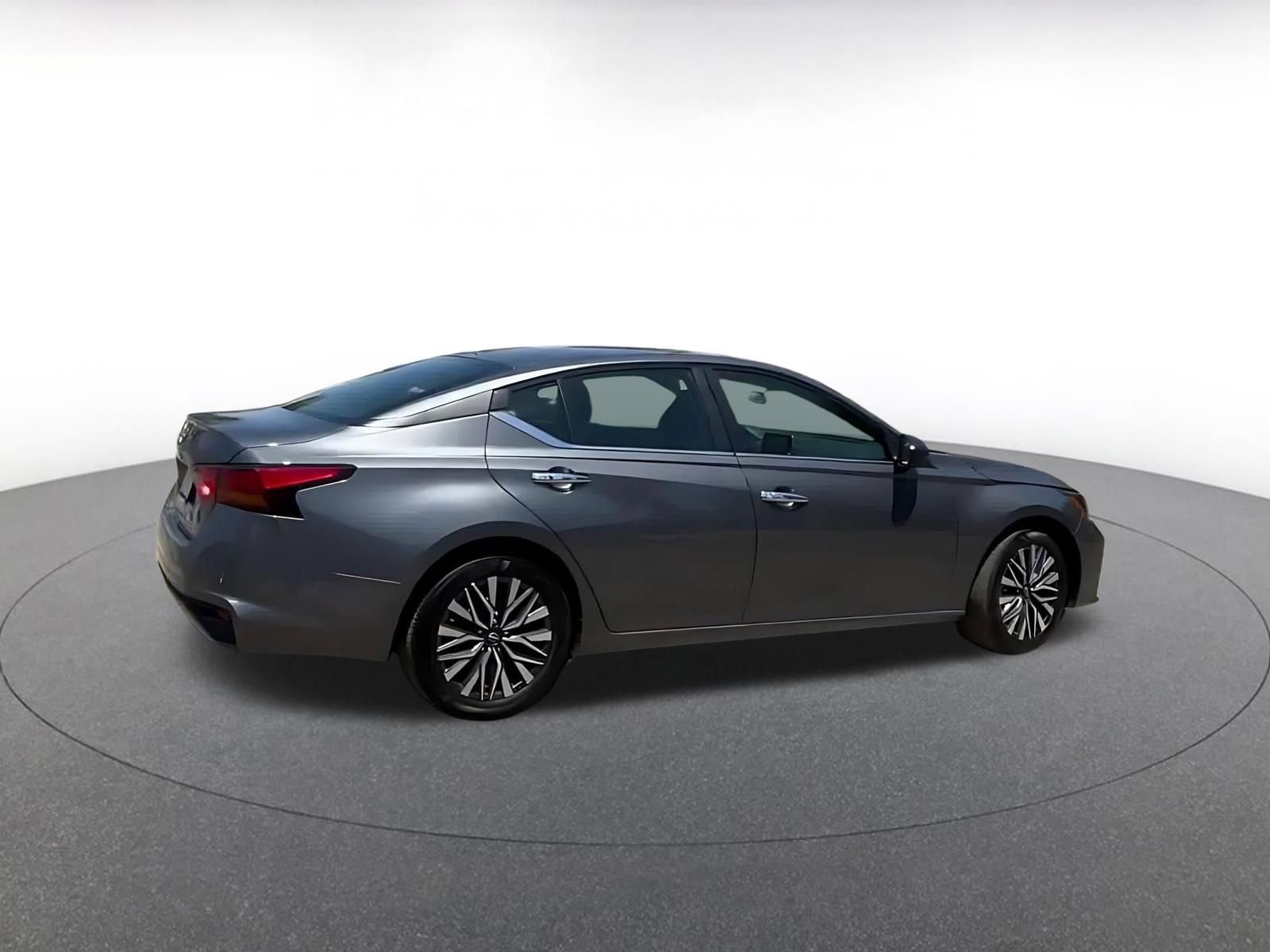 Thumbnail: 2025 Nissan Altima - 15