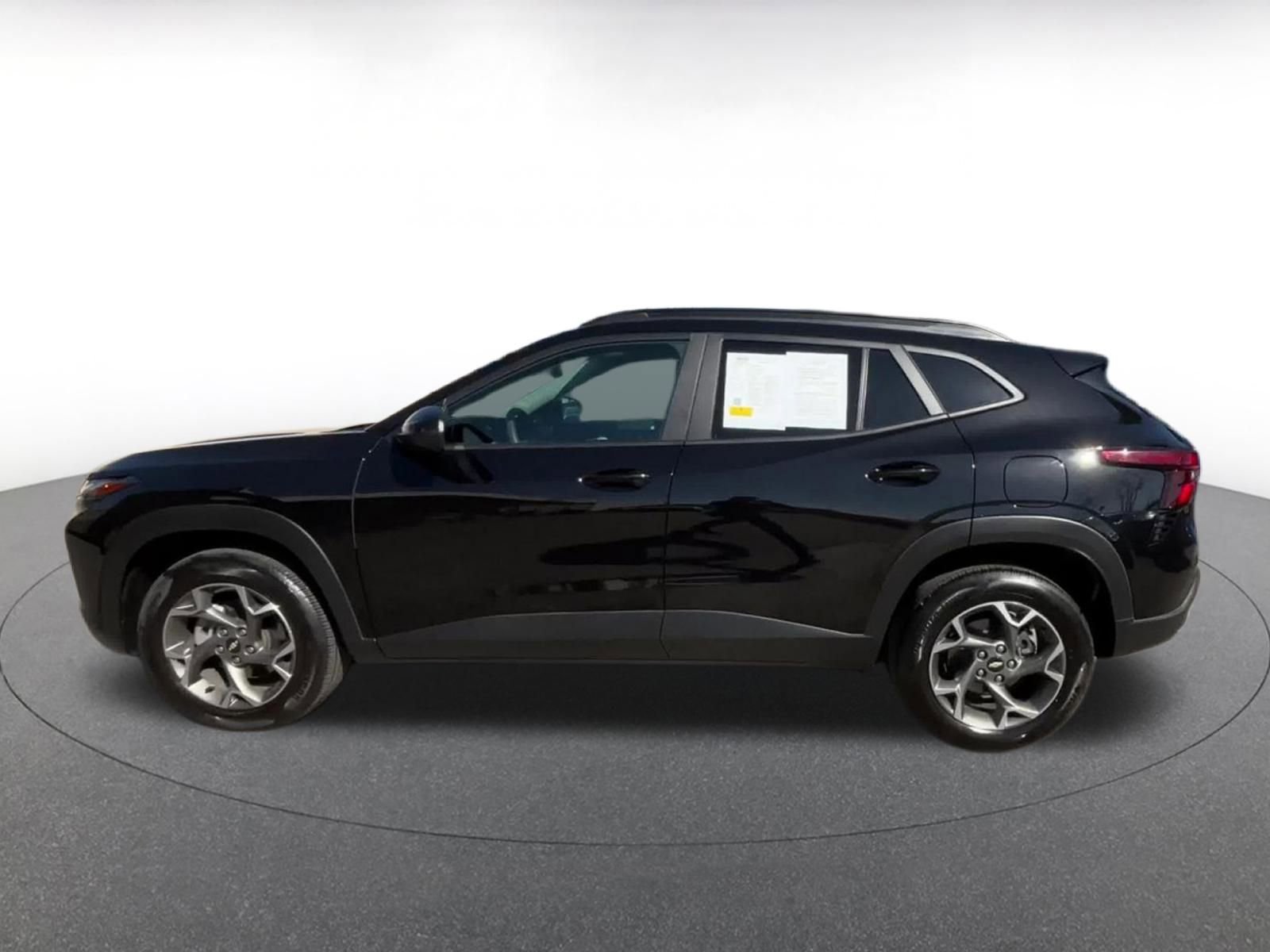 Thumbnail: 2025 Chevrolet Trax - 9