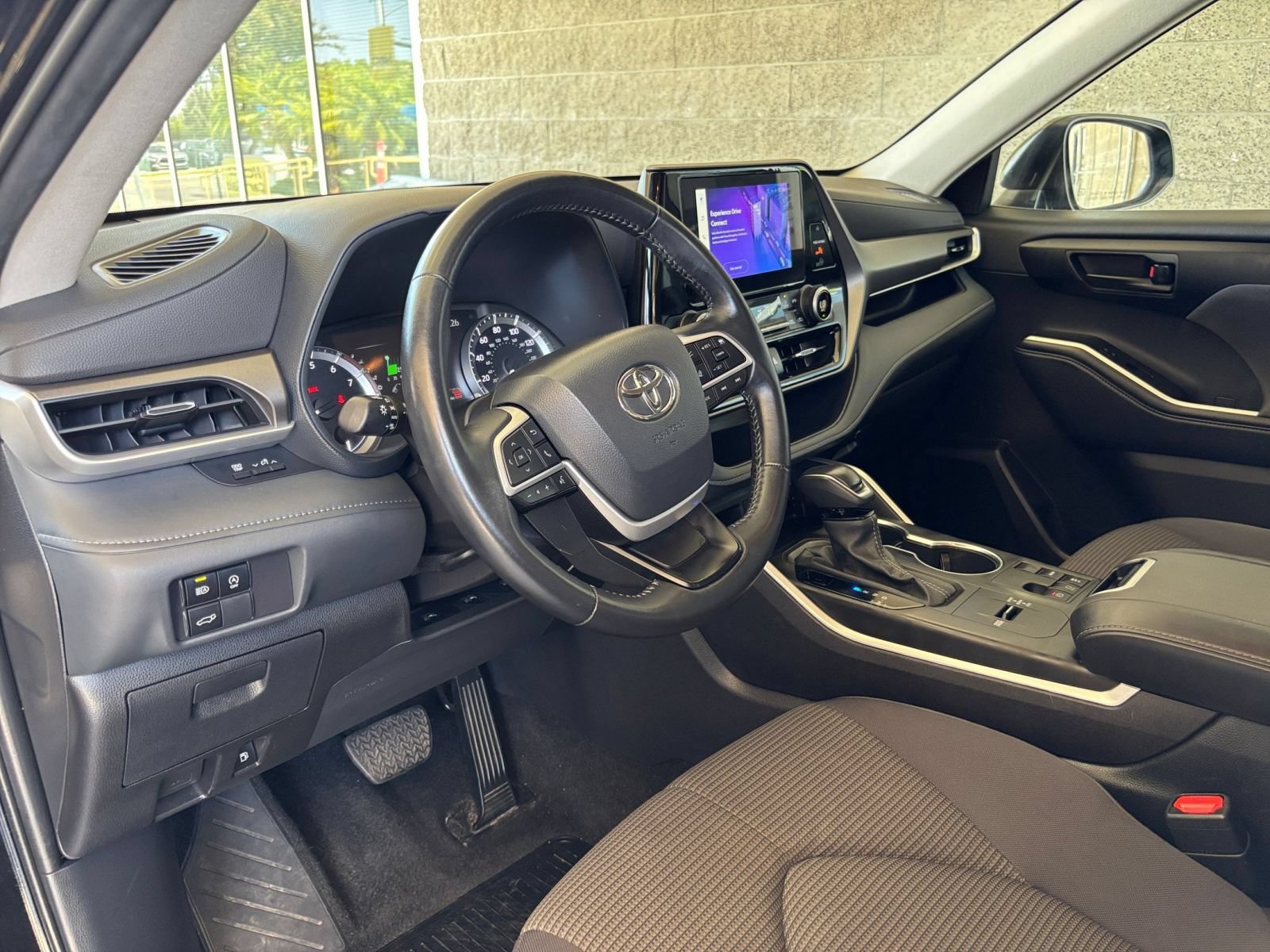 Thumbnail: 2025 Toyota Highlander - 35