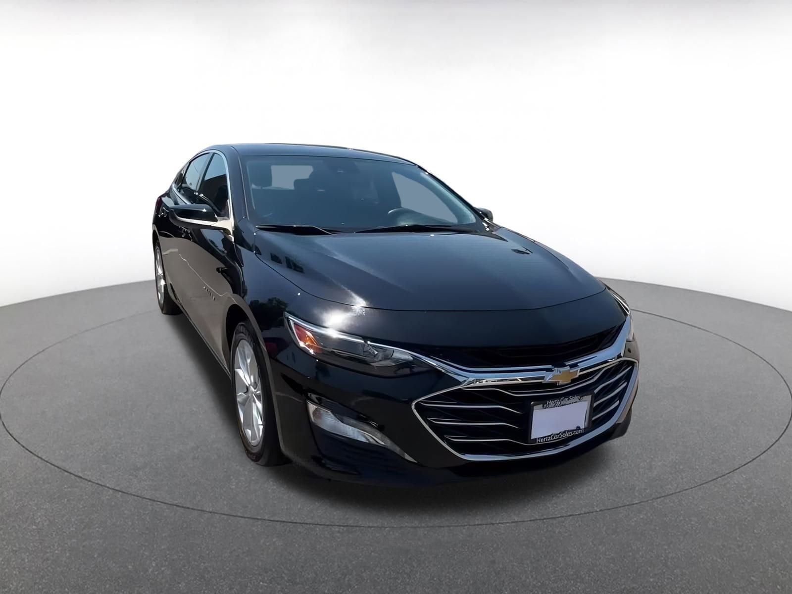 Thumbnail: 2023 Chevrolet Malibu - 3