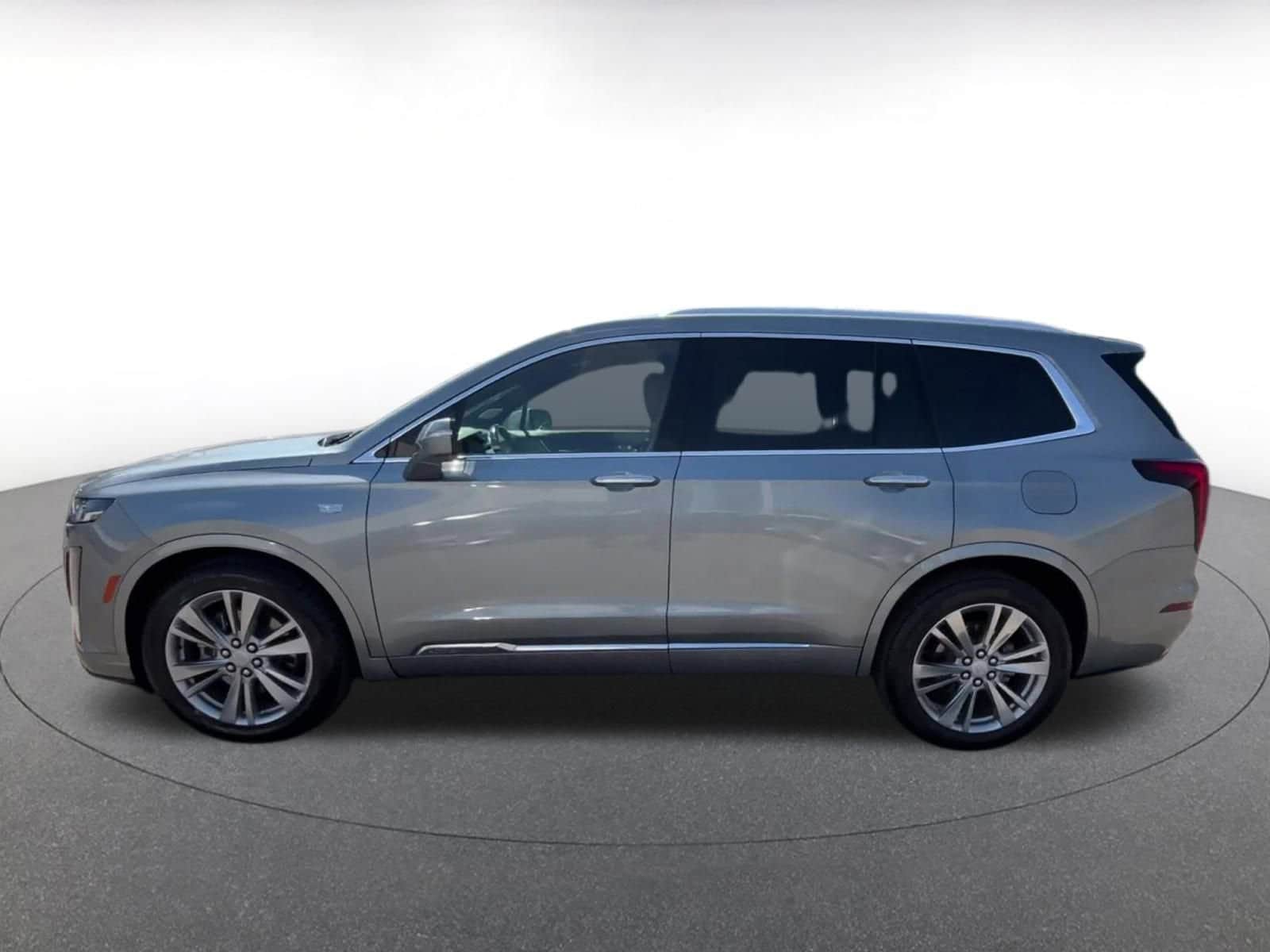 Thumbnail: 2023 Cadillac XT6 - 11