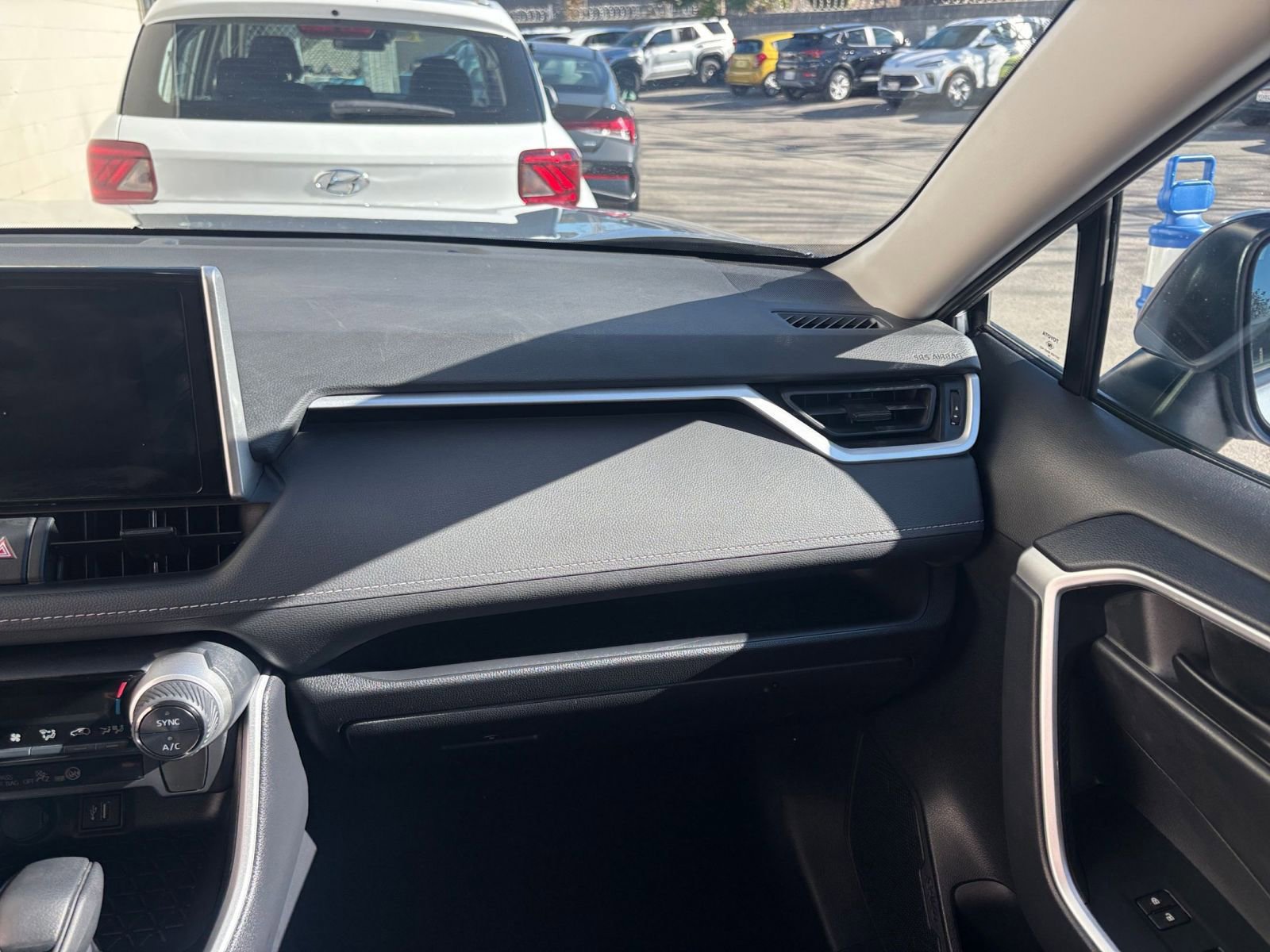 Thumbnail: 2025 Toyota RAV4 - 35